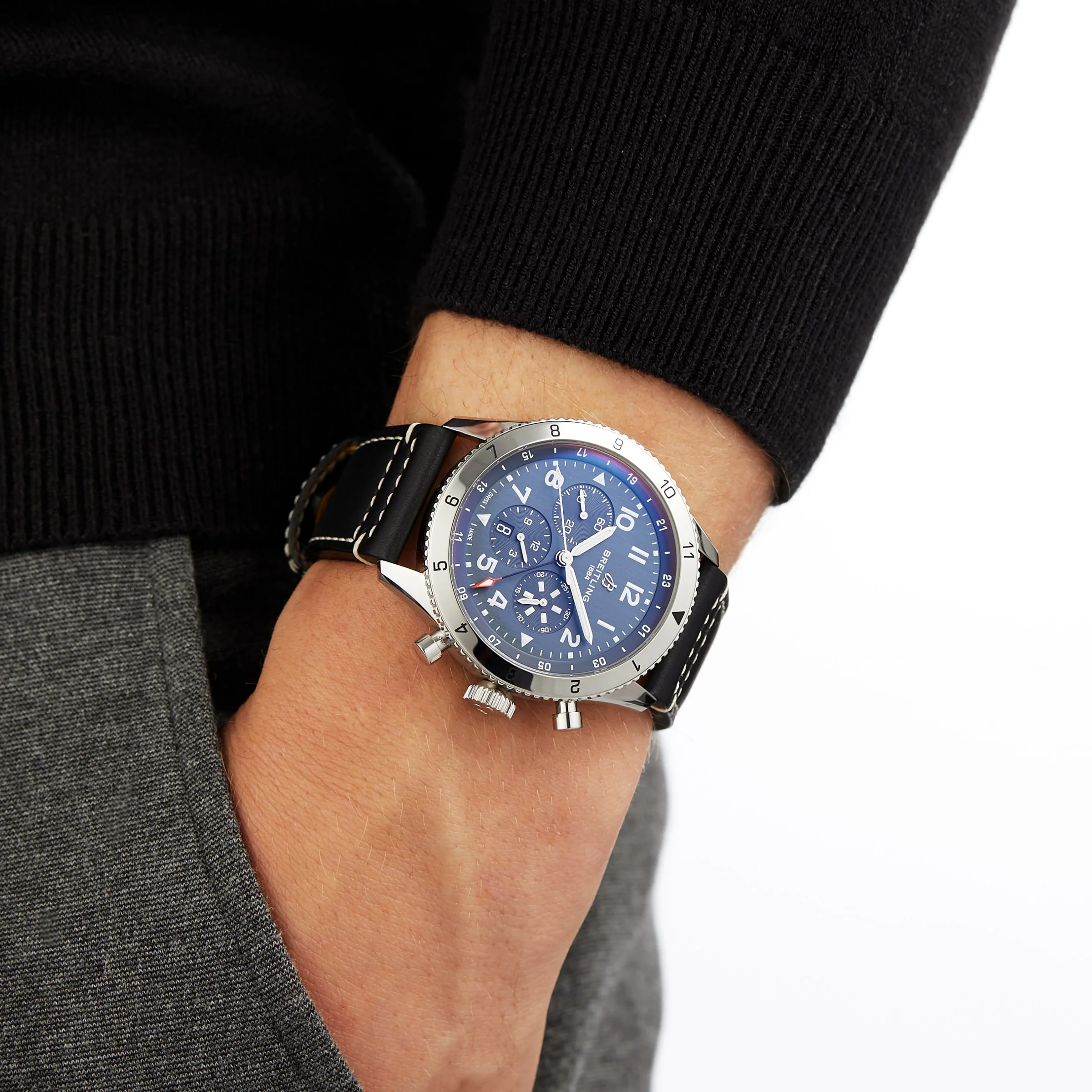 Breitling Super AVI B04 Chronograph GMT 46 Tribute To Vought F4U Men's Aviator