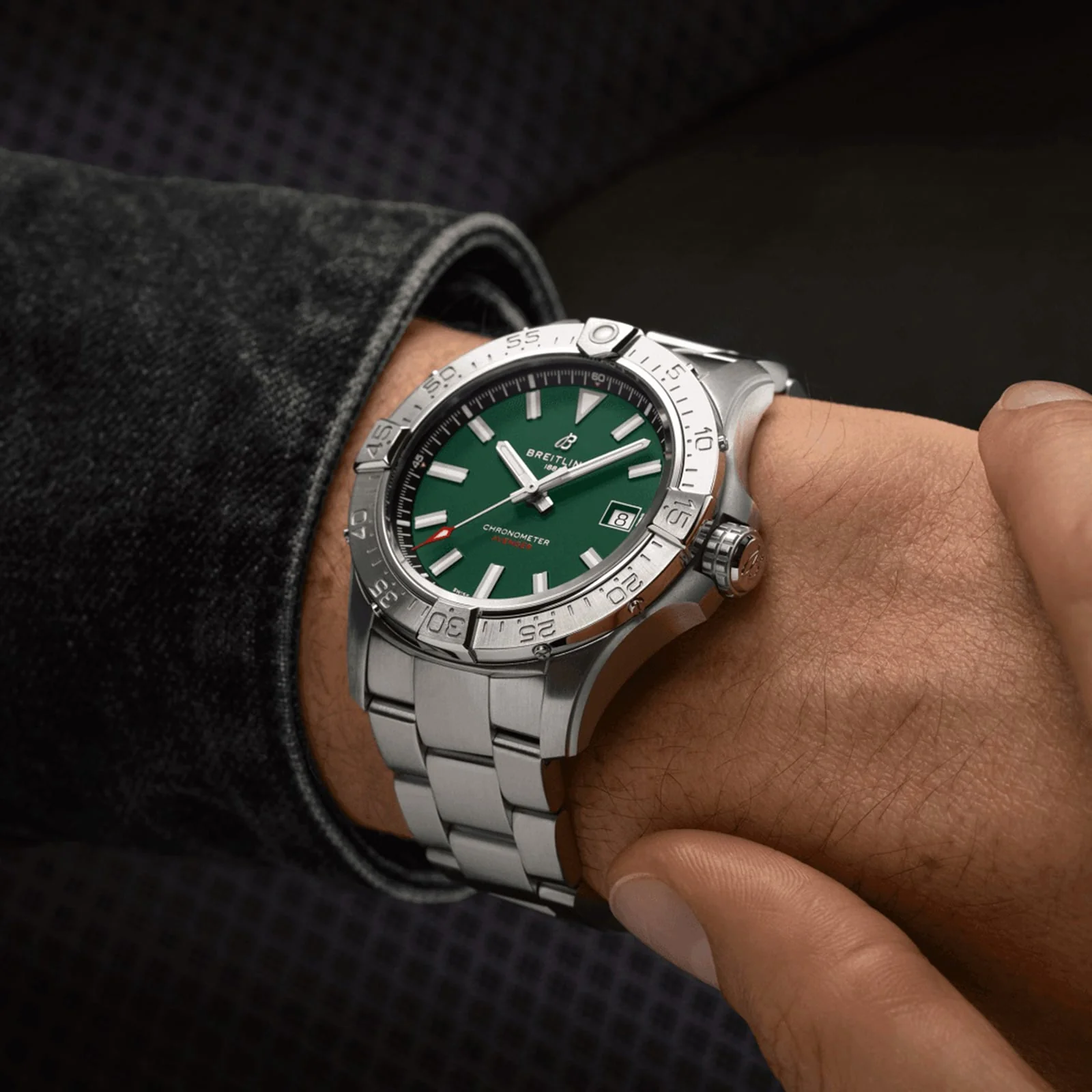 Breitling Avenger Automatic 42 Men's