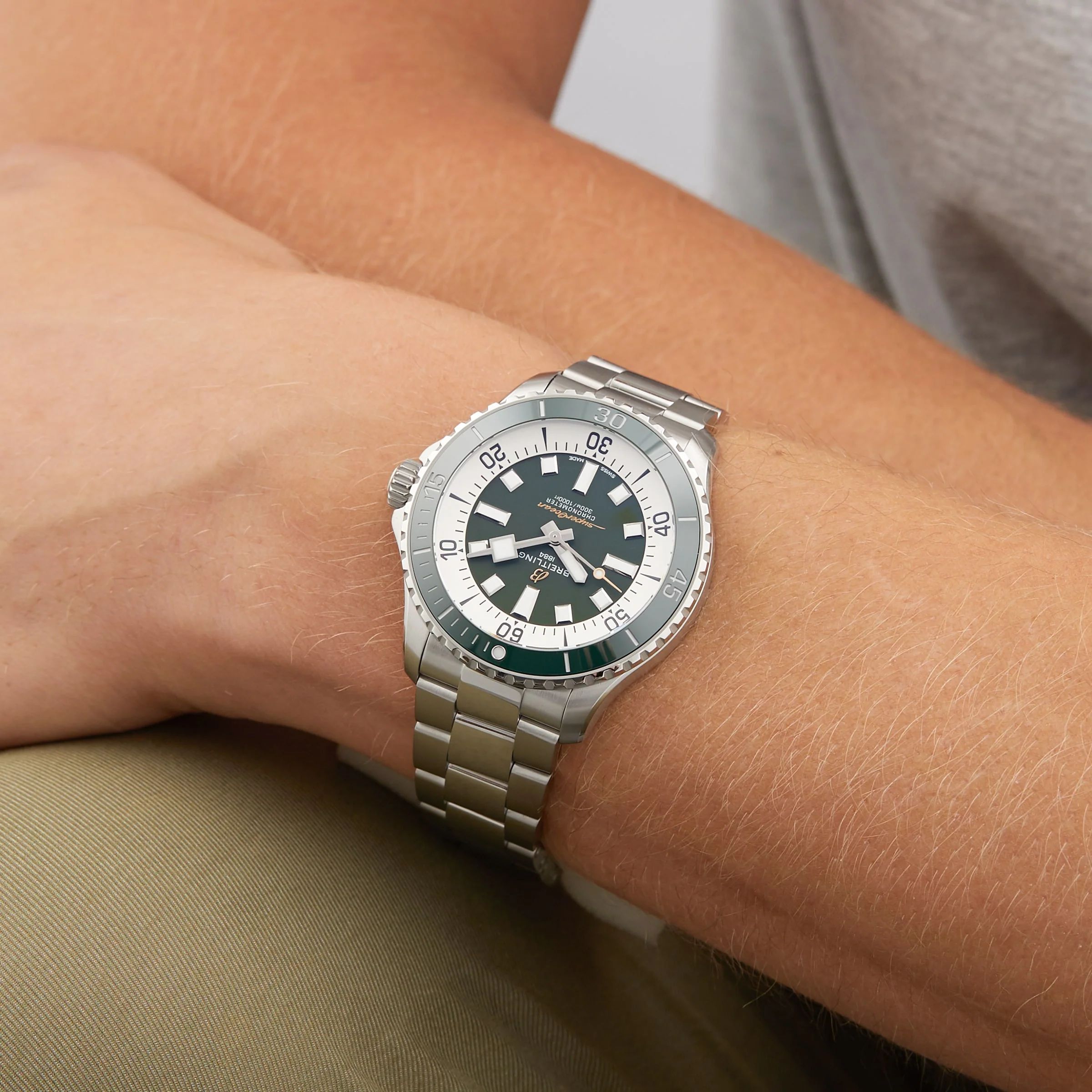 Breitling Superocean Automatic 44 Men's