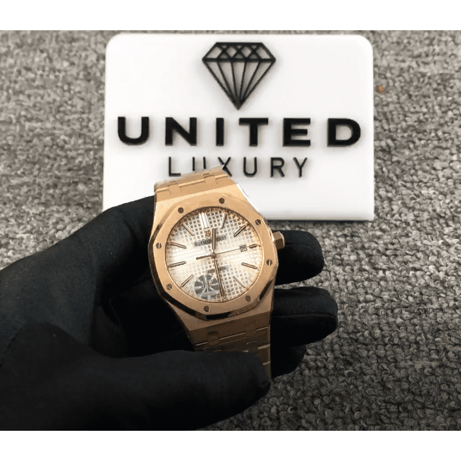 Audemars Piguet Royal Oak 15400OR.OO.1220OR.02 Replica Audemars Piguet