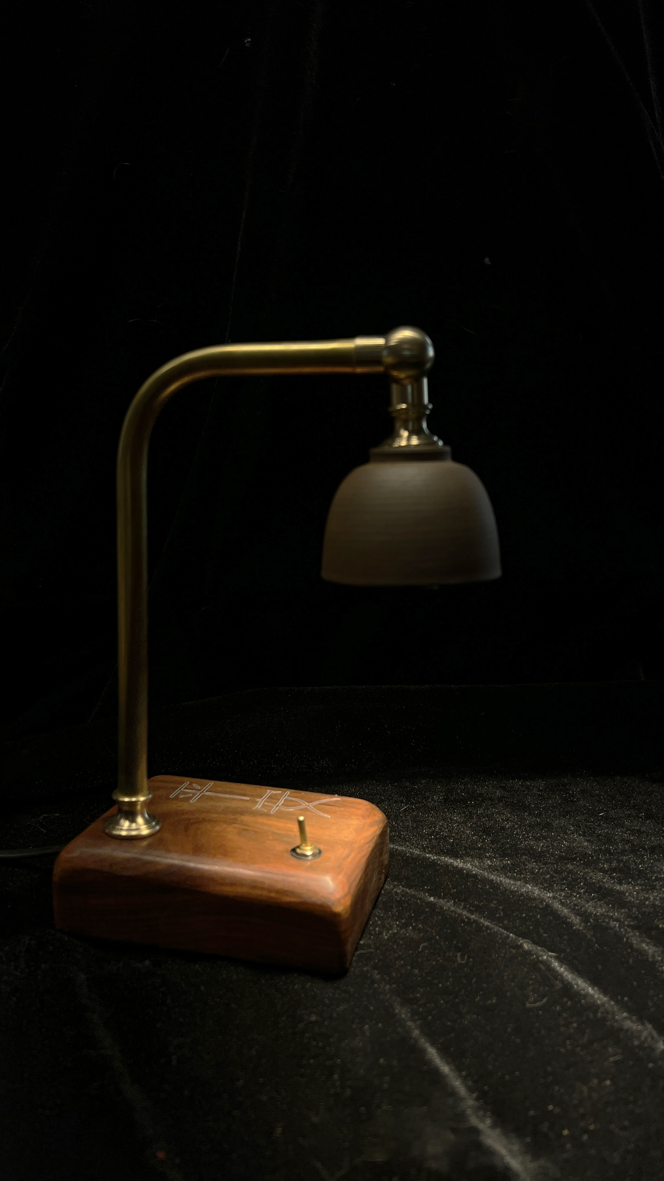 Original handmade retro industrial style silver-embedded table lamp