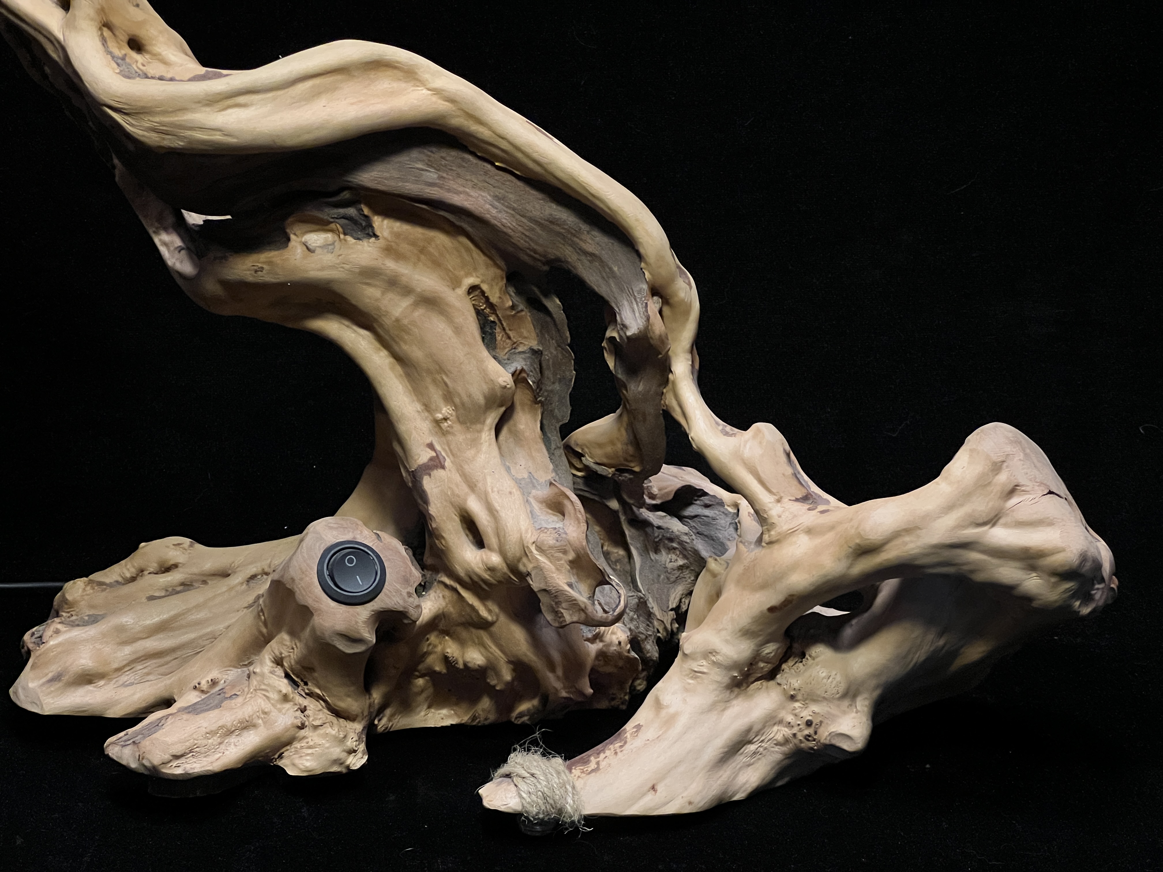 Original handmade retro Chinese root art table lamp 