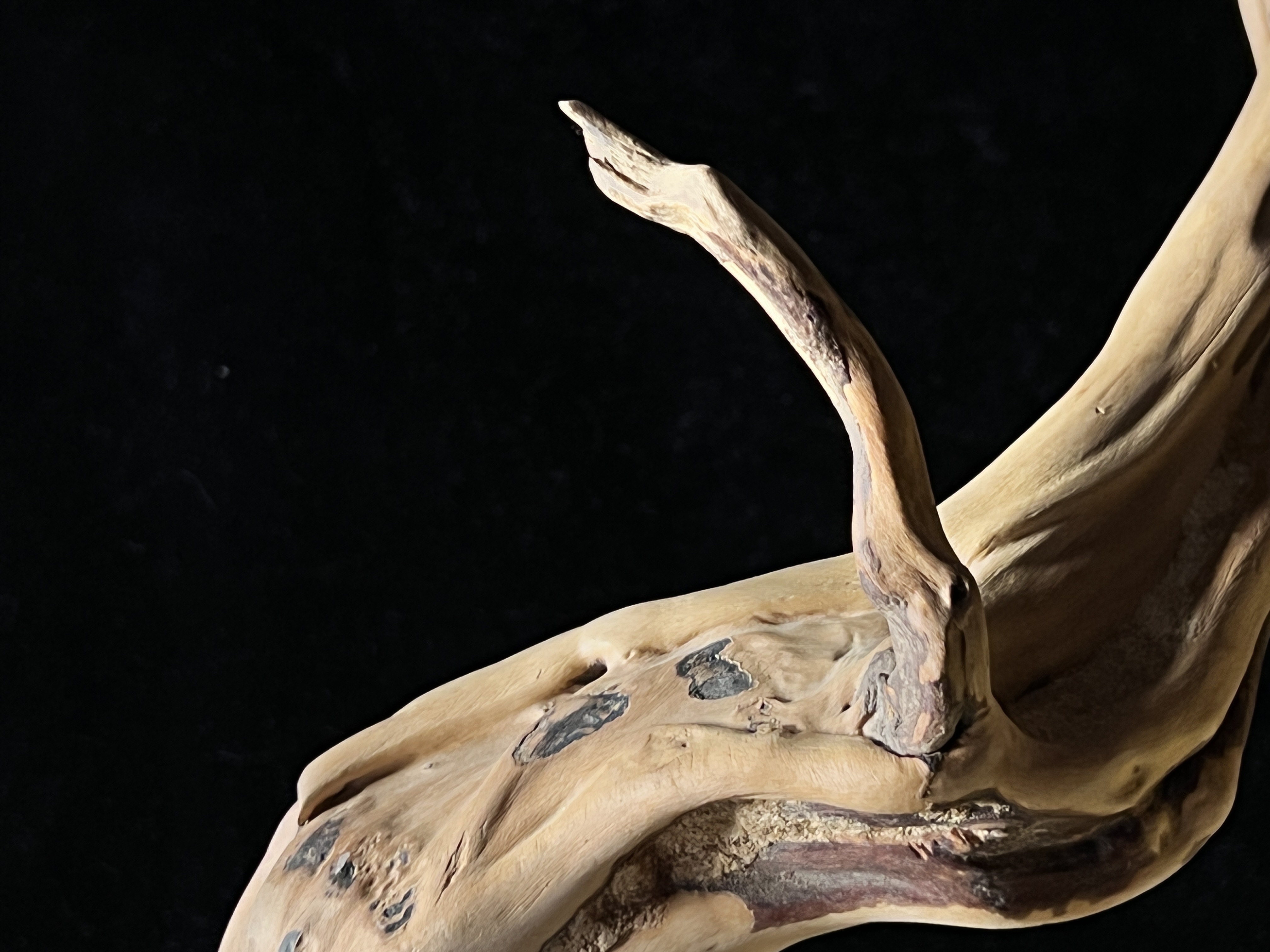 Original handmade retro Chinese root art table lamp 