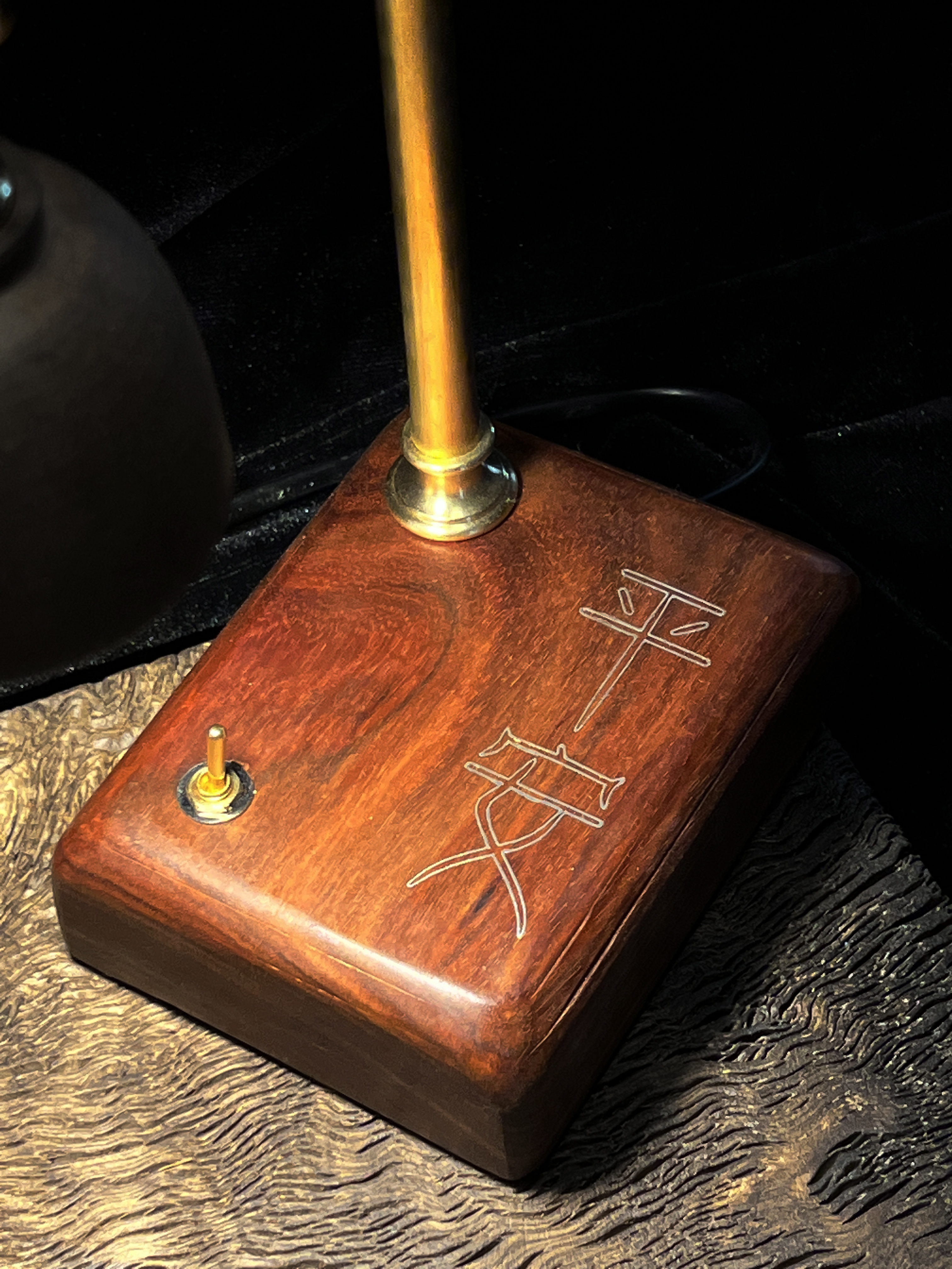 Original handmade retro industrial style silver-embedded table lamp 