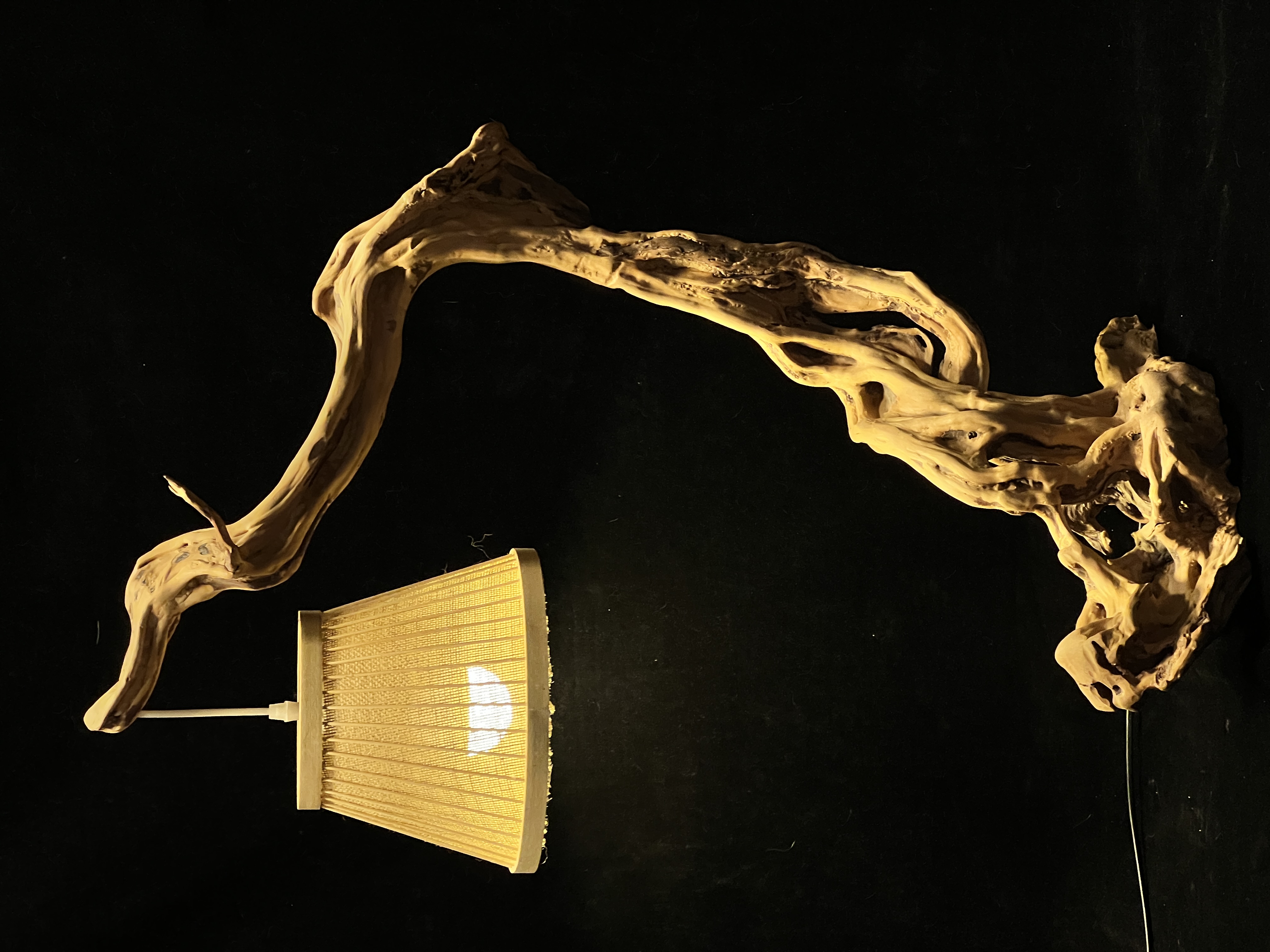 Original handmade retro Chinese root art table lamp 