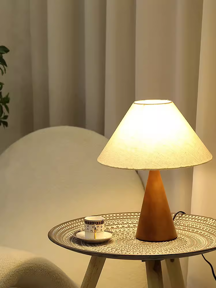 Bedroom table lamp, retro night light, medieval bedside lamp, French decorative rechargeable American wabi-sabi style light luxury atmosphere lamp