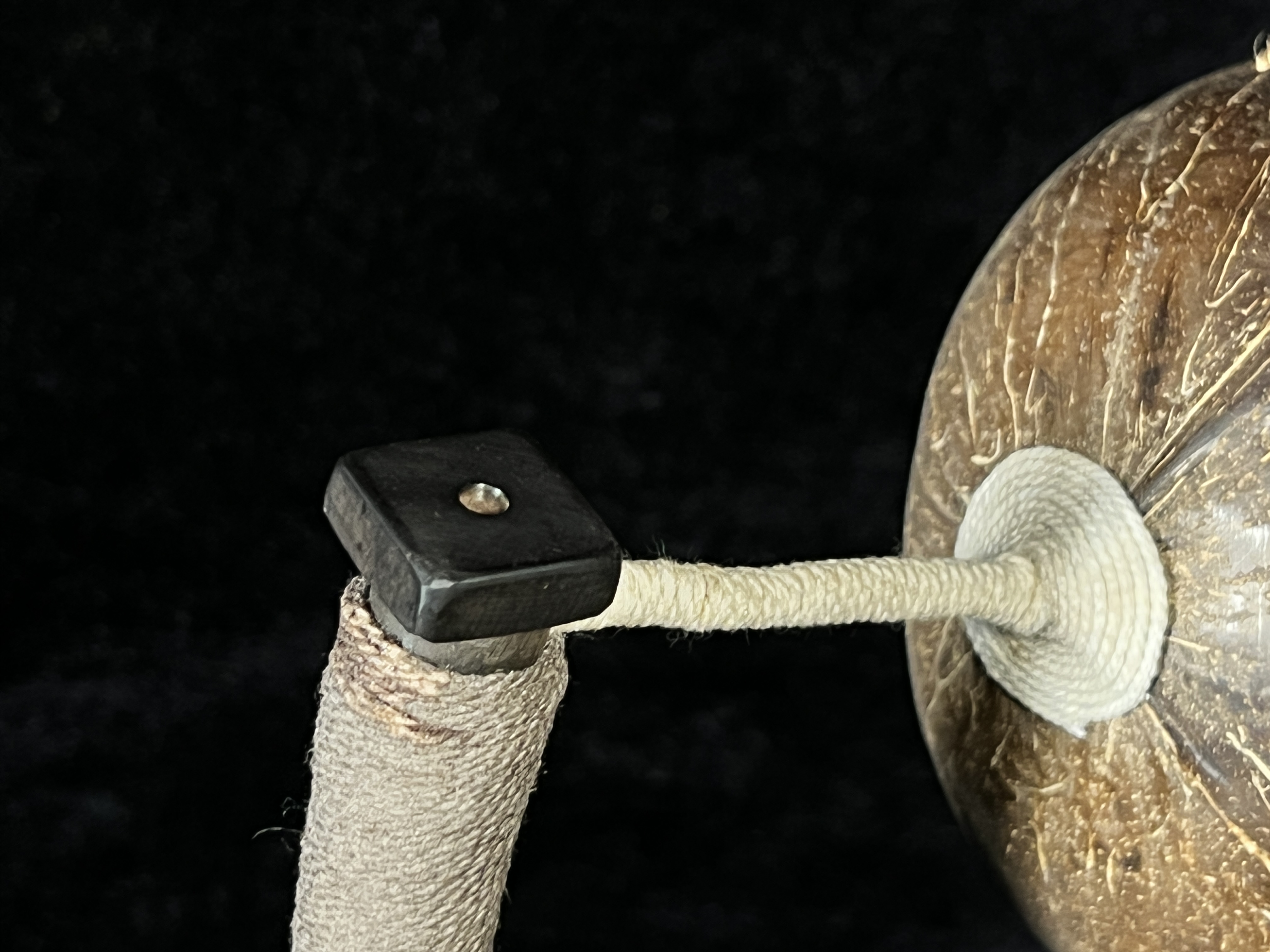 Original handmade creative coconut shell table lamp 