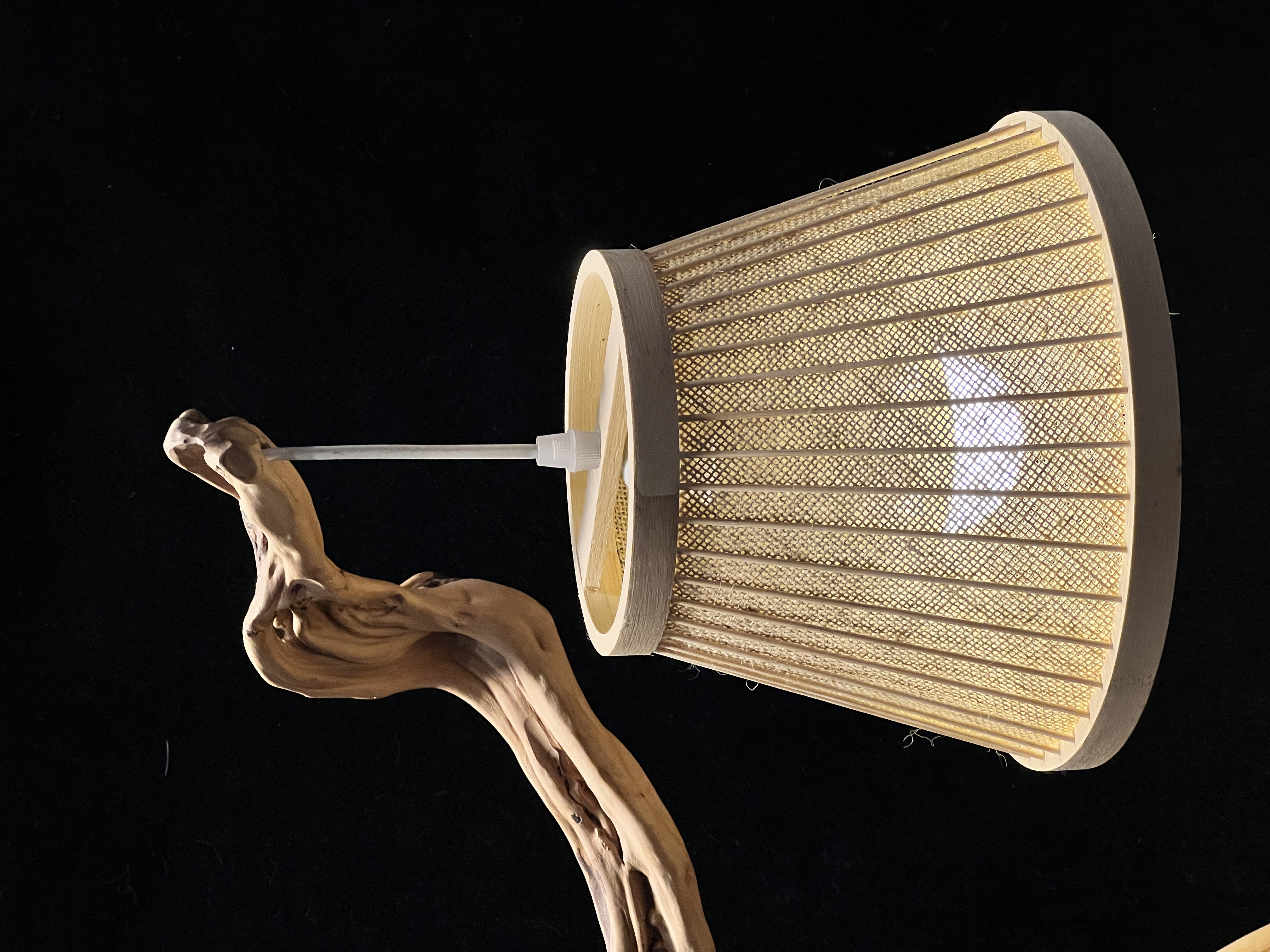 Original handmade retro Chinese root art table lamp 