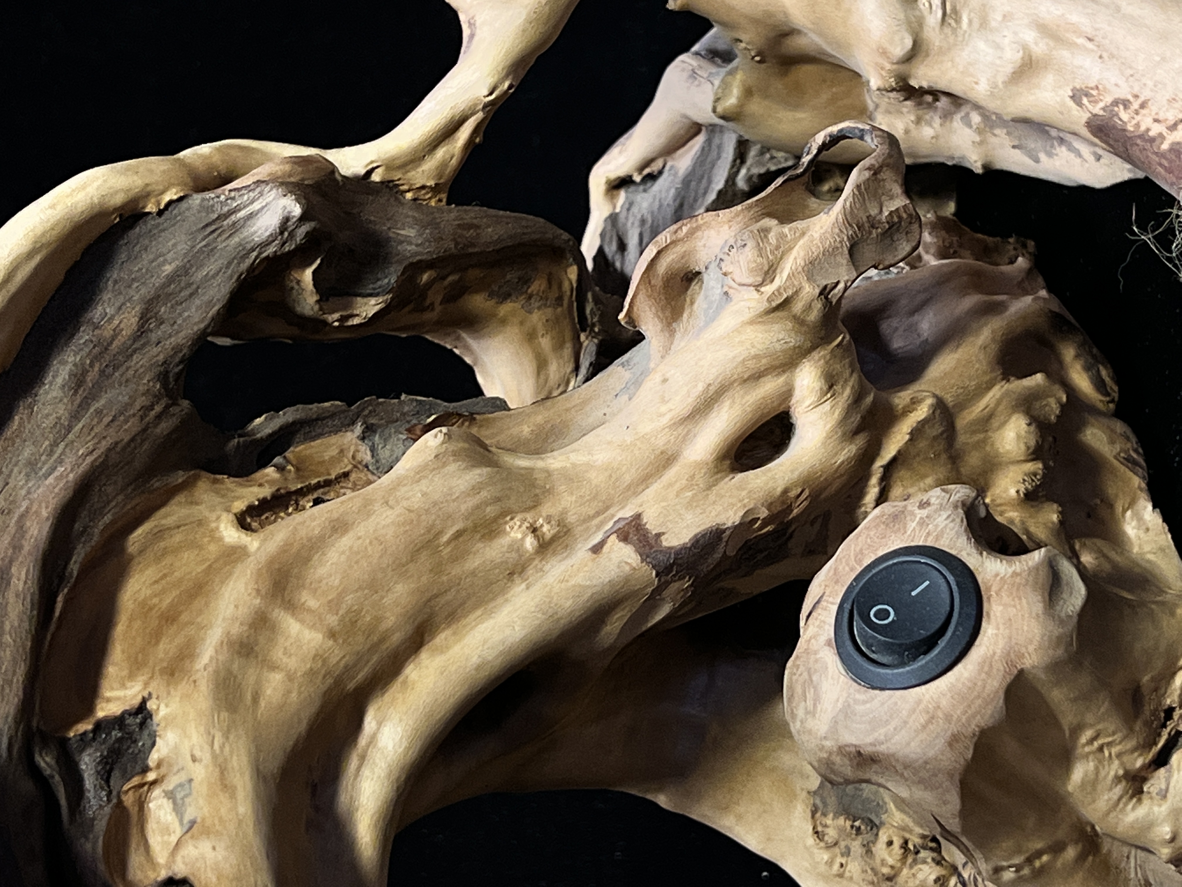 Original handmade retro Chinese root art table lamp 