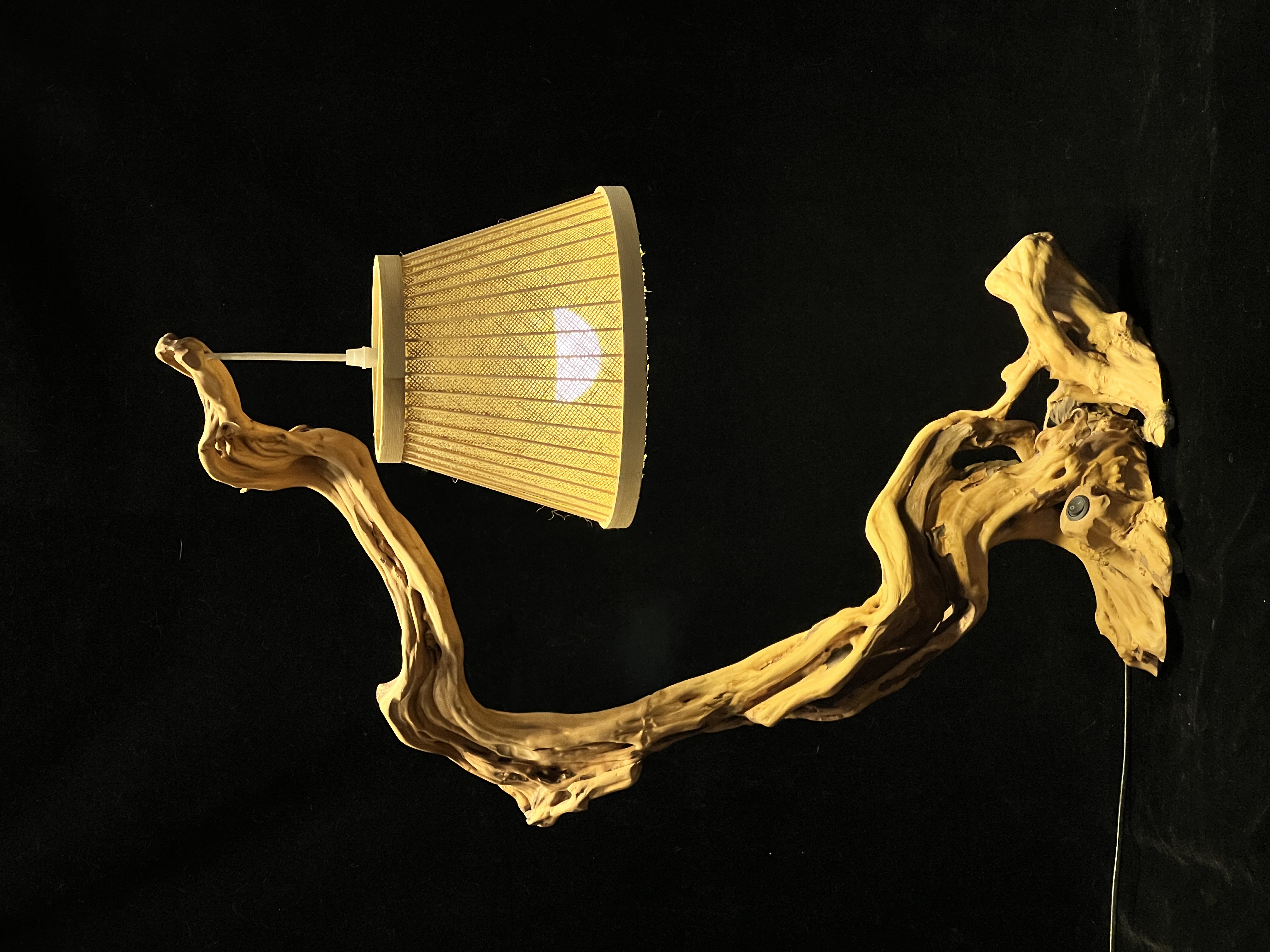 Original handmade retro Chinese root art table lamp 