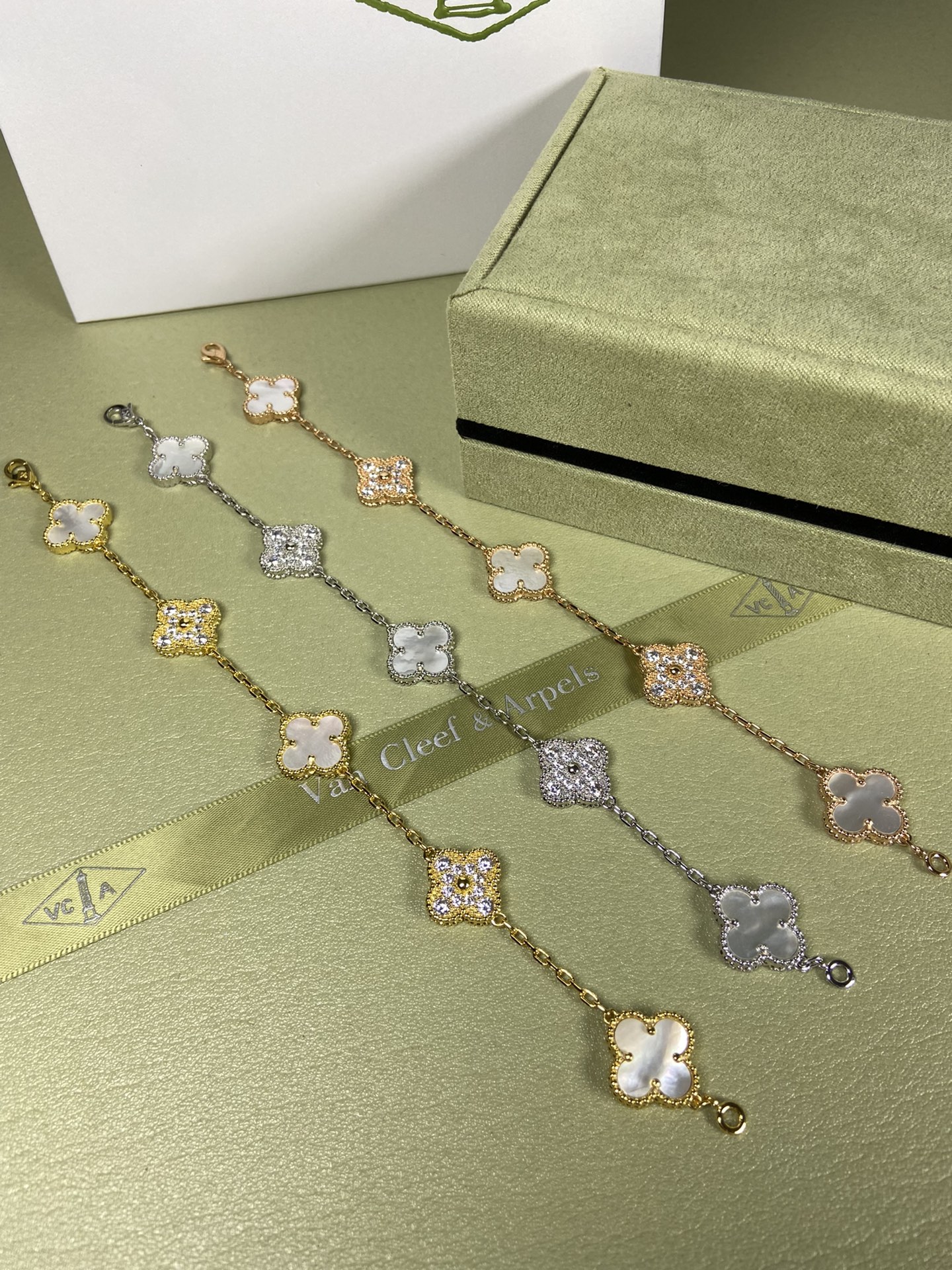 Van Cleef & Arpels four-leaf clover White bracelet