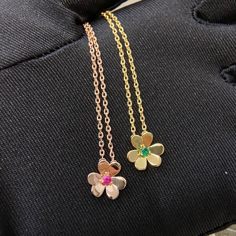 Van Cleef & Arpels necklace New green and red clover necklace