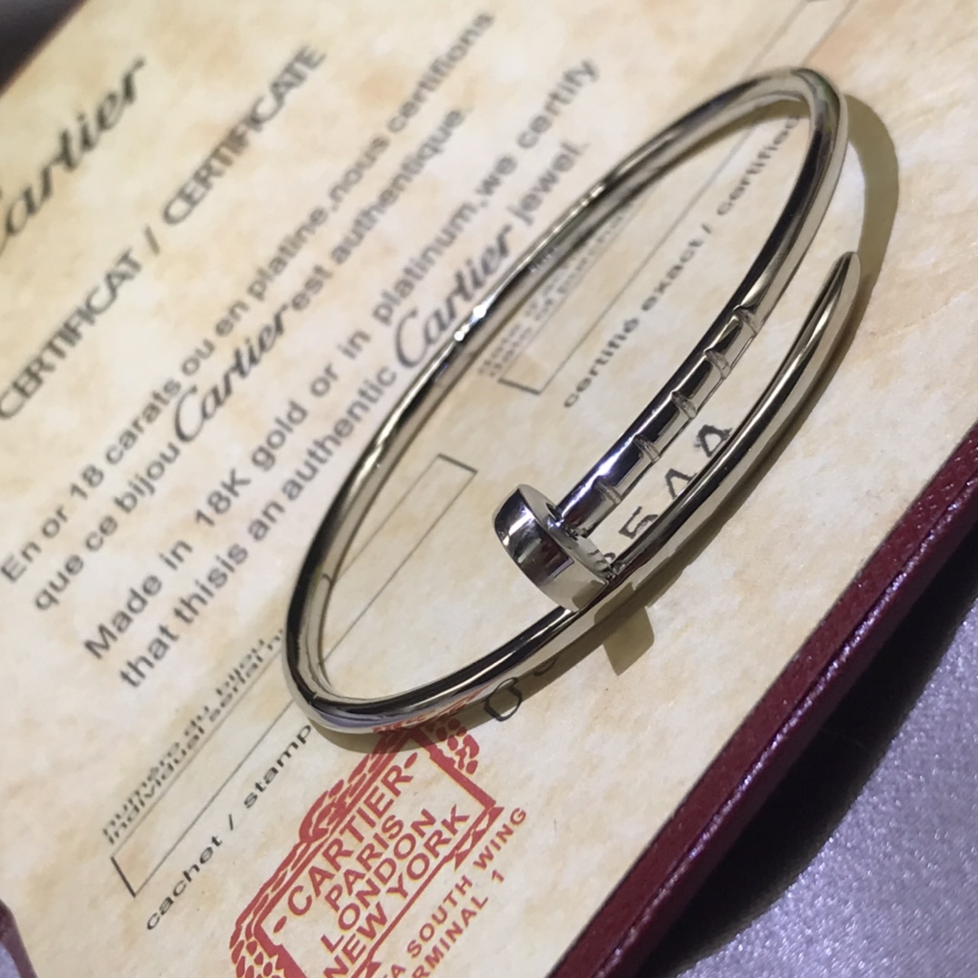 Cartier nail without diamond bracelet