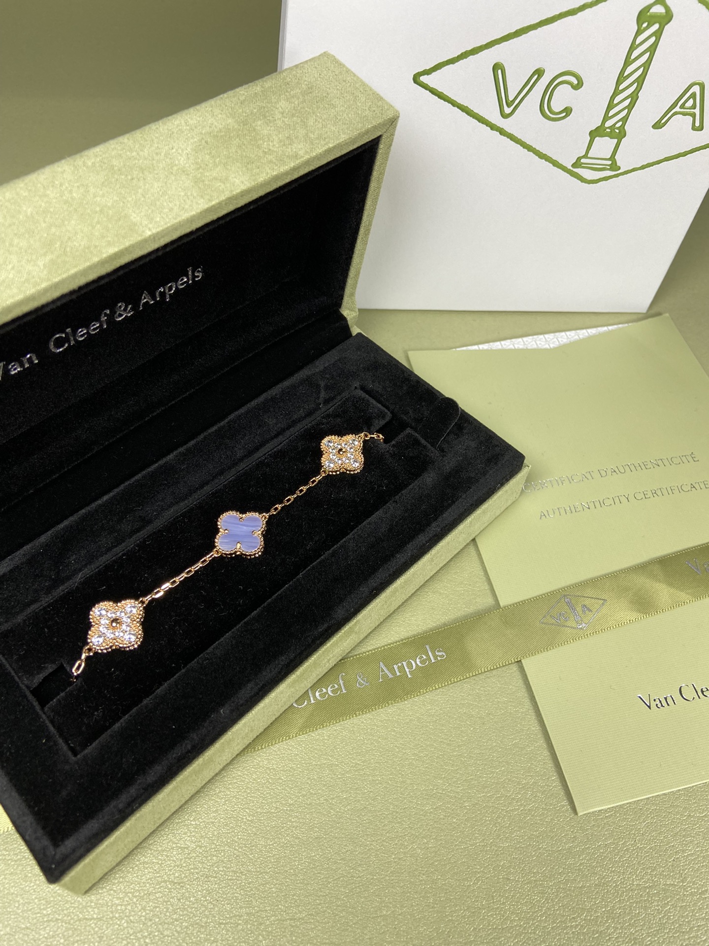 Van Cleef & Arpels four-leaf Purple chalcedony clover bracelet