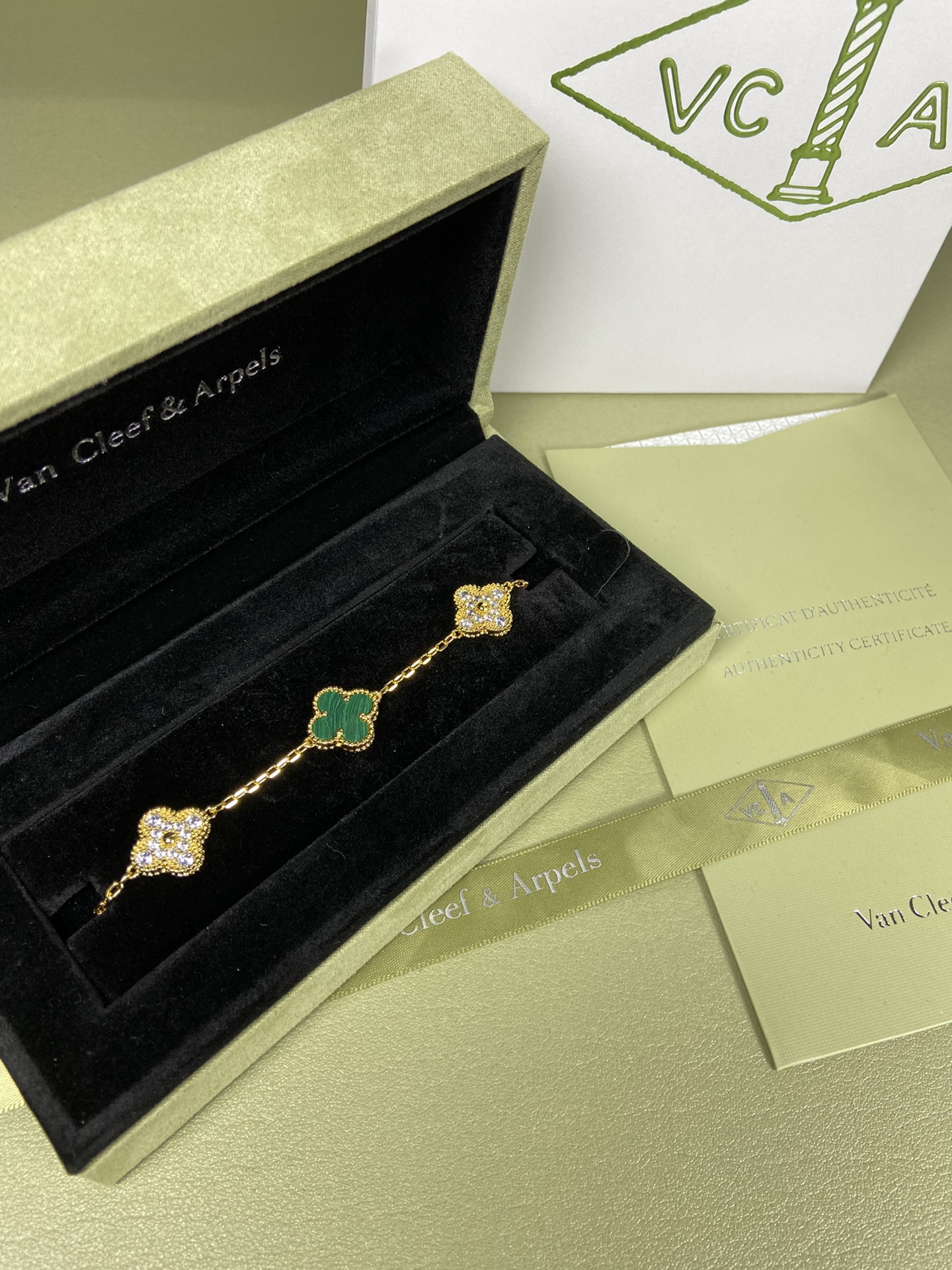 Van Cleef & Arpels malachite four-leaf clover bracelet