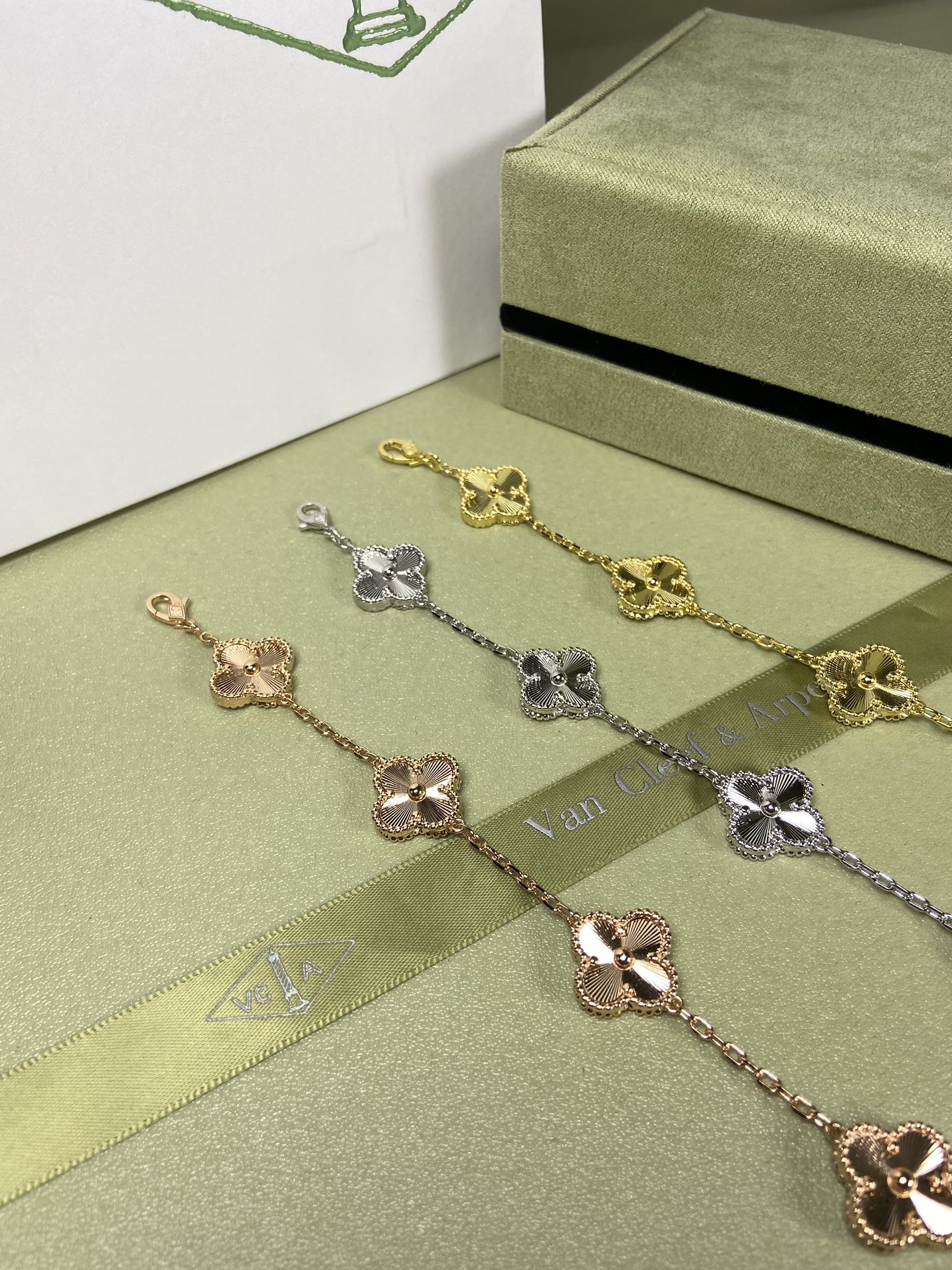 Van Cleef & Arpels laser bracelet