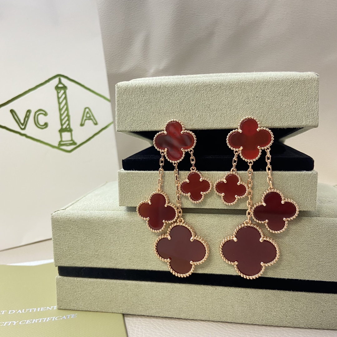 Van Cleef & Arpels Earrings New Four-Flower Carnelian Four-Leaf Clover Earrings