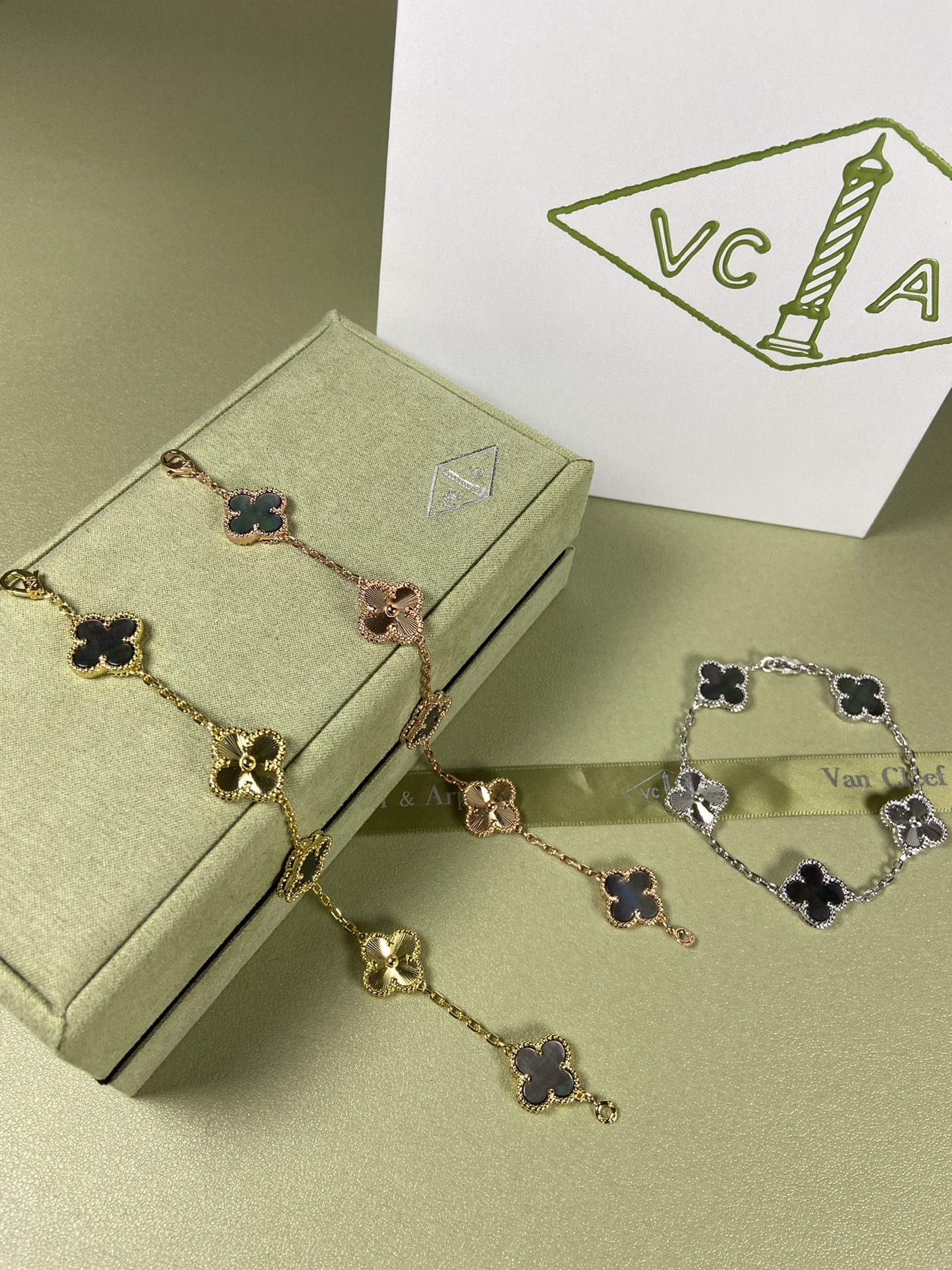 Van Cleef & Arpels grey mother-of-pearl four-leaf clover bracelet