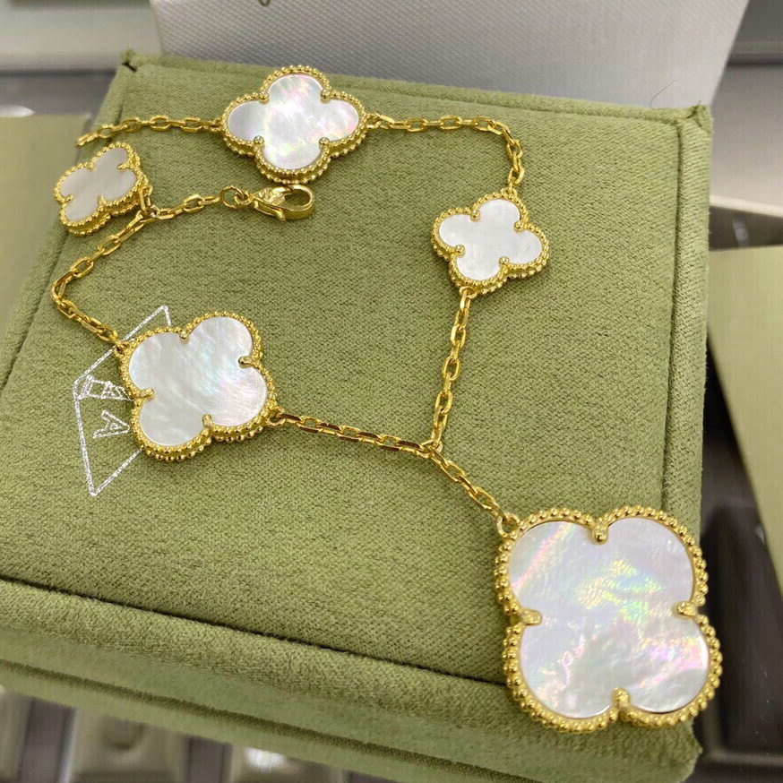 Van Cleef & Arpels four-leaf clover bracelet with irregular pattern