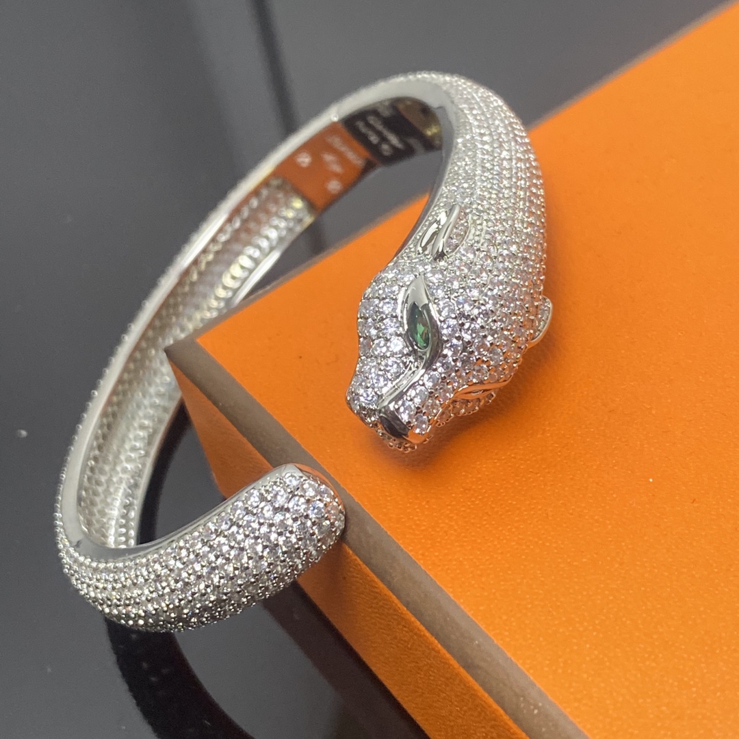 Cartier Bracelet New Full Diamond Leopard Head Bracelet