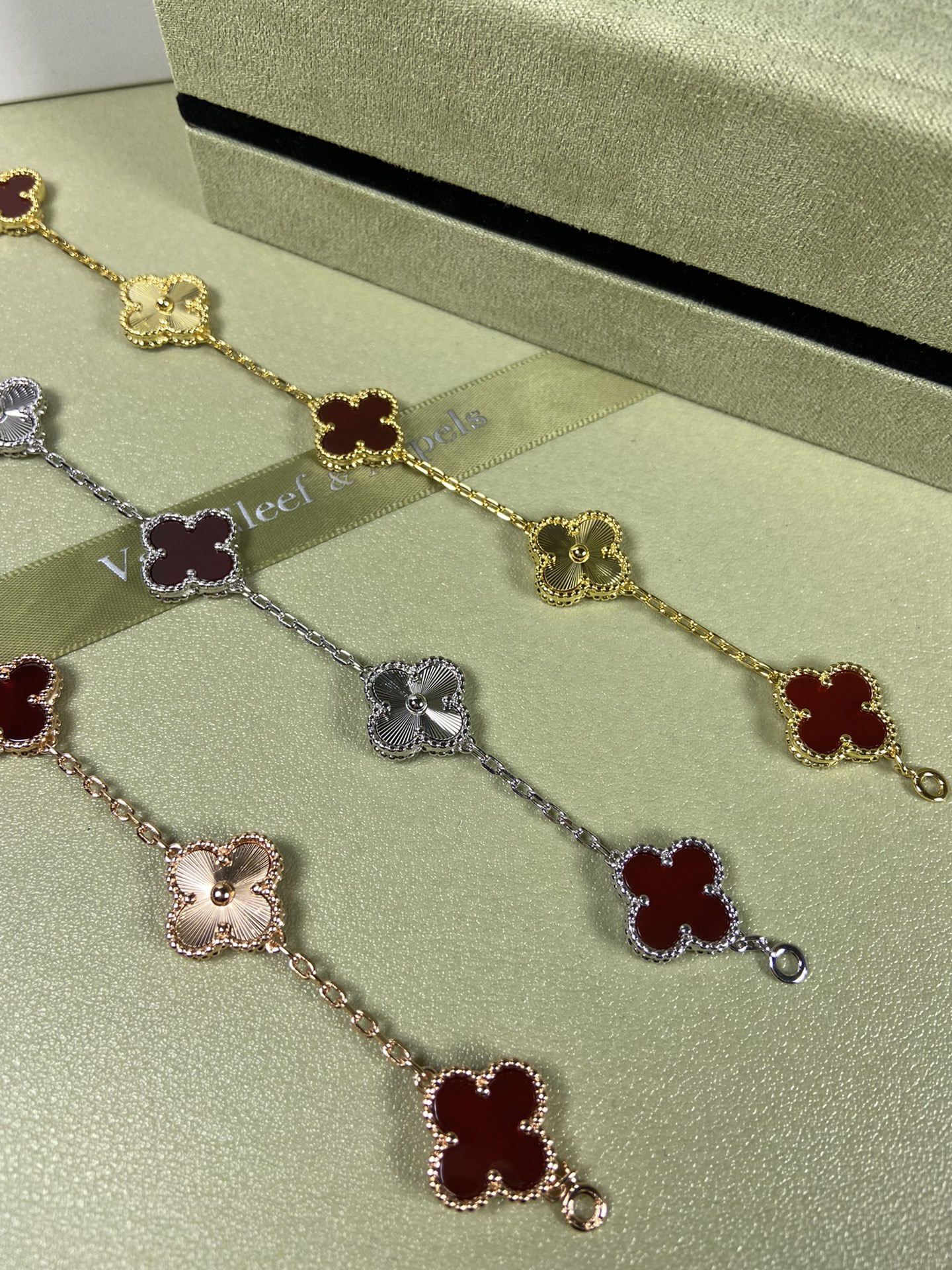 Van Cleef & Arpels carnelian four-leaf clover bracelet