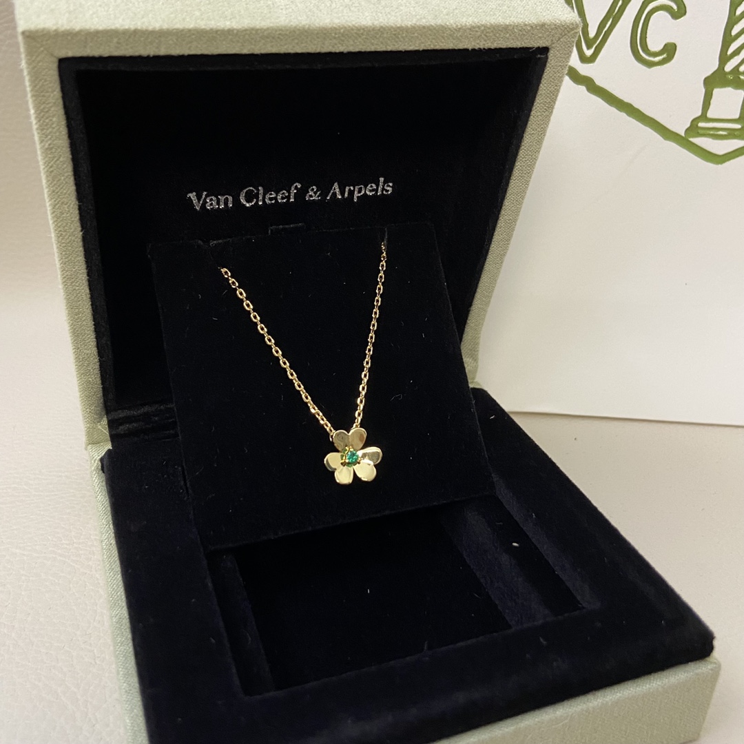 Van Cleef & Arpels necklace New green and red clover necklace
