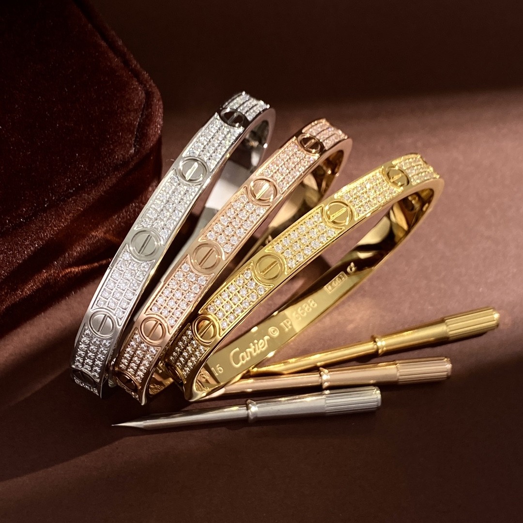 Cartier starry three-row drill full nail fifth generation screwdriver bracelet titanium steel material electroplating 18k gold rose gold steel color will never fade