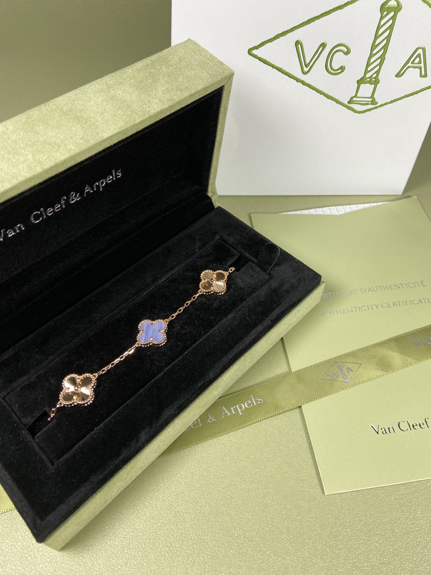 Van Cleef & Arpels four-leaf Purple chalcedony clover bracelet