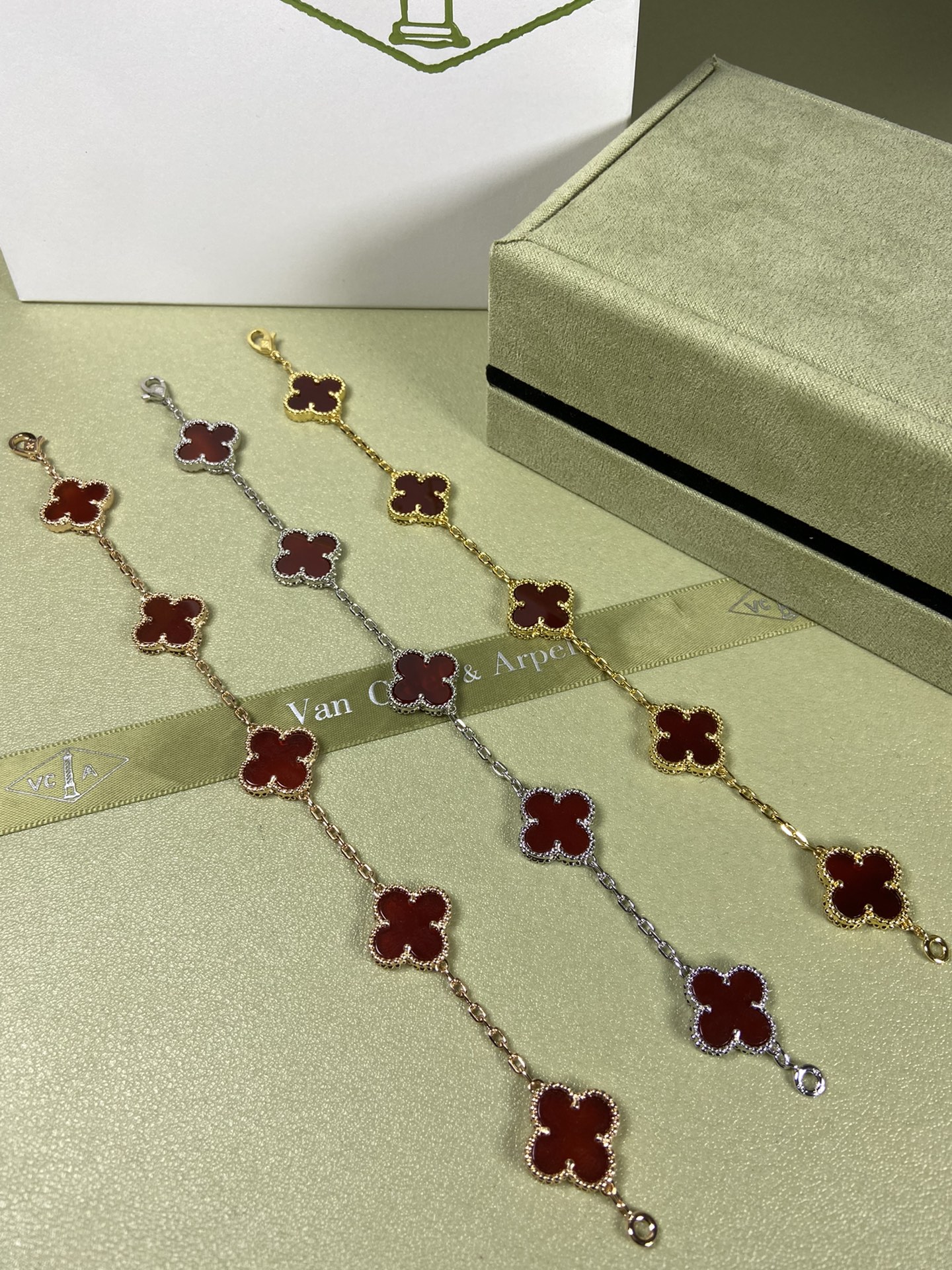 Van Cleef & Arpels carnelian four-leaf clover bracelet
