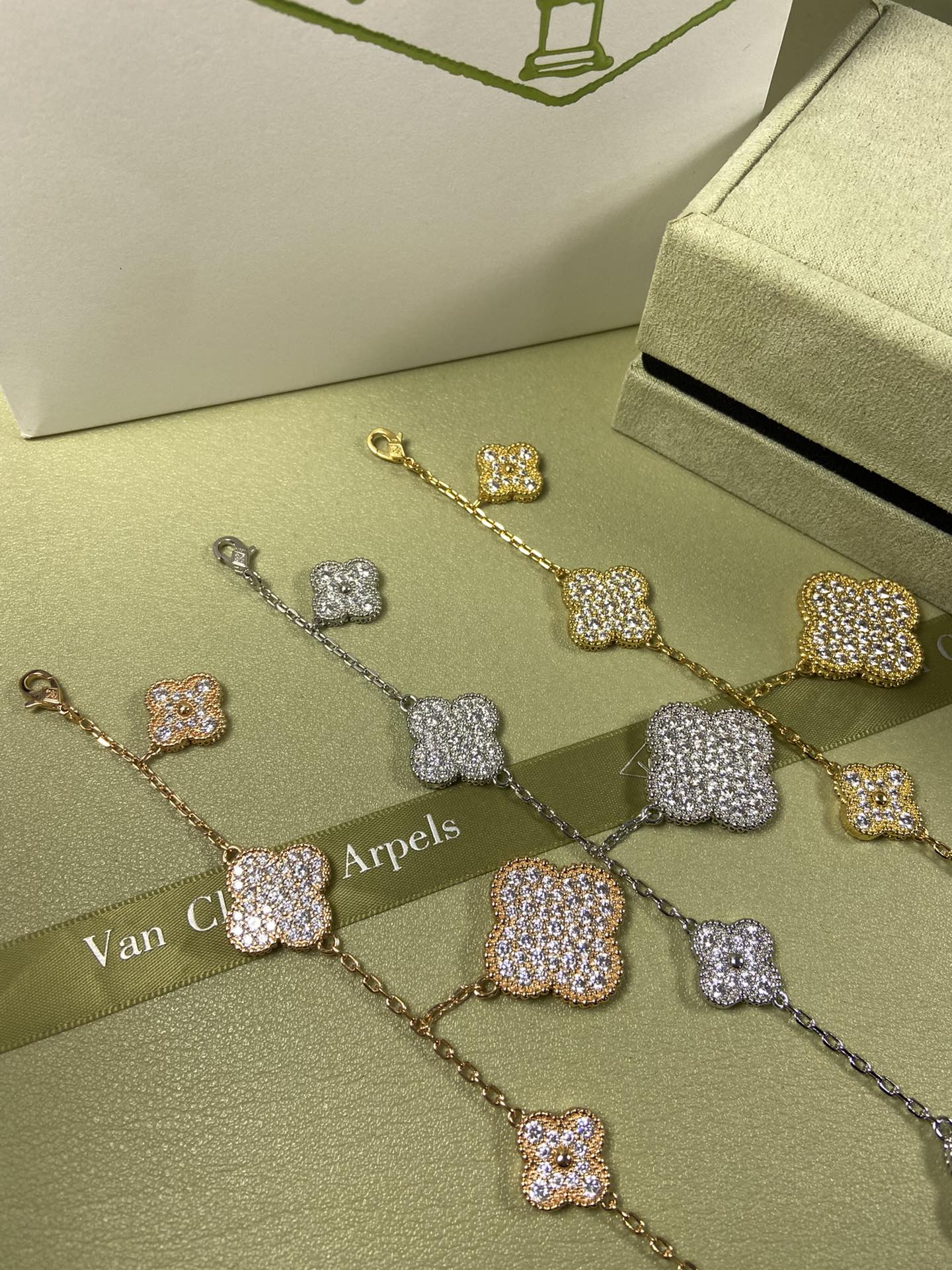 Van Cleef & Arpels four-leaf clover bracelet with irregular pattern