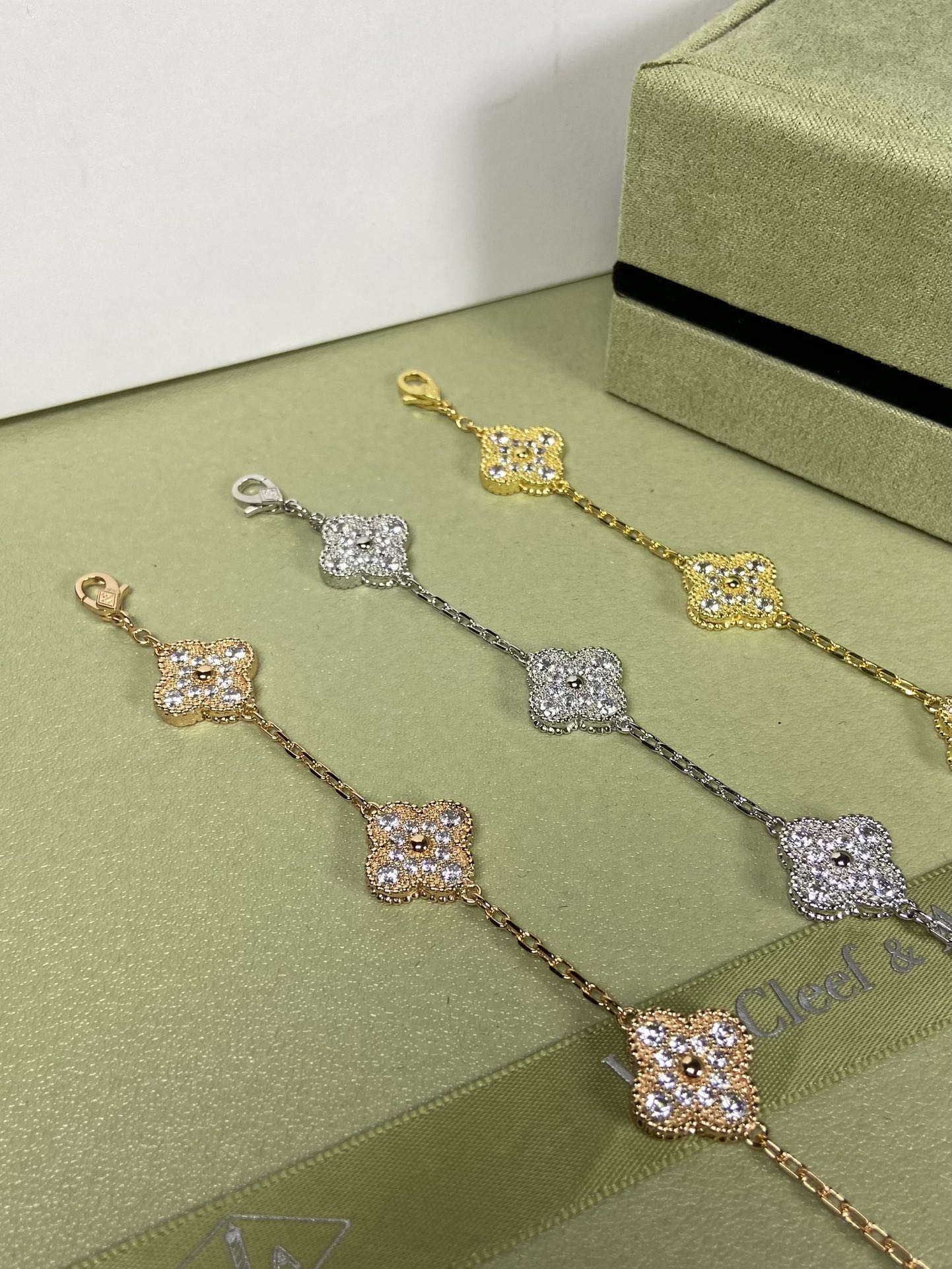 Van Cleef & Arpels  Diamond four-leaf clover bracelet