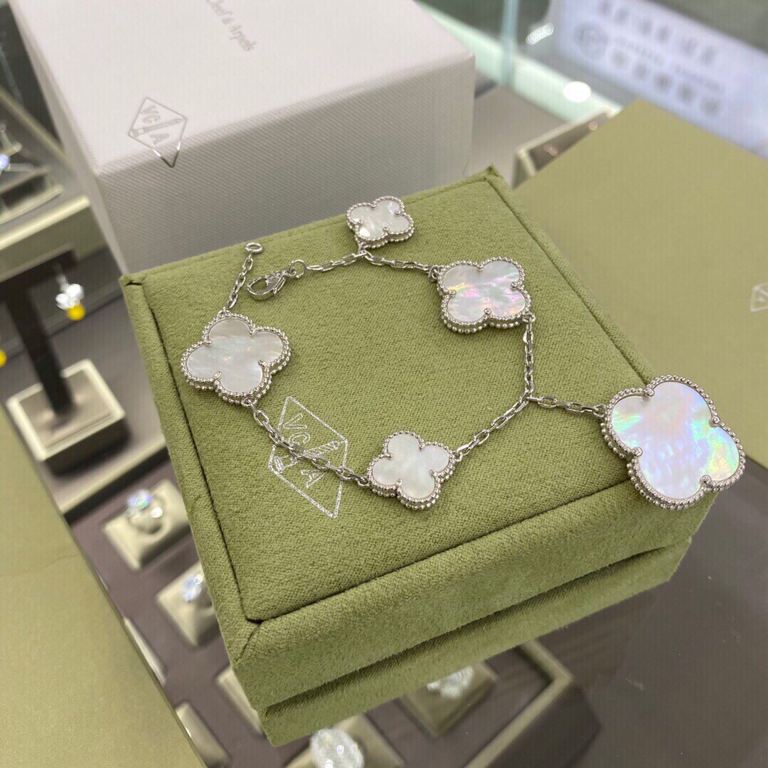 Van Cleef & Arpels four-leaf clover bracelet with irregular pattern