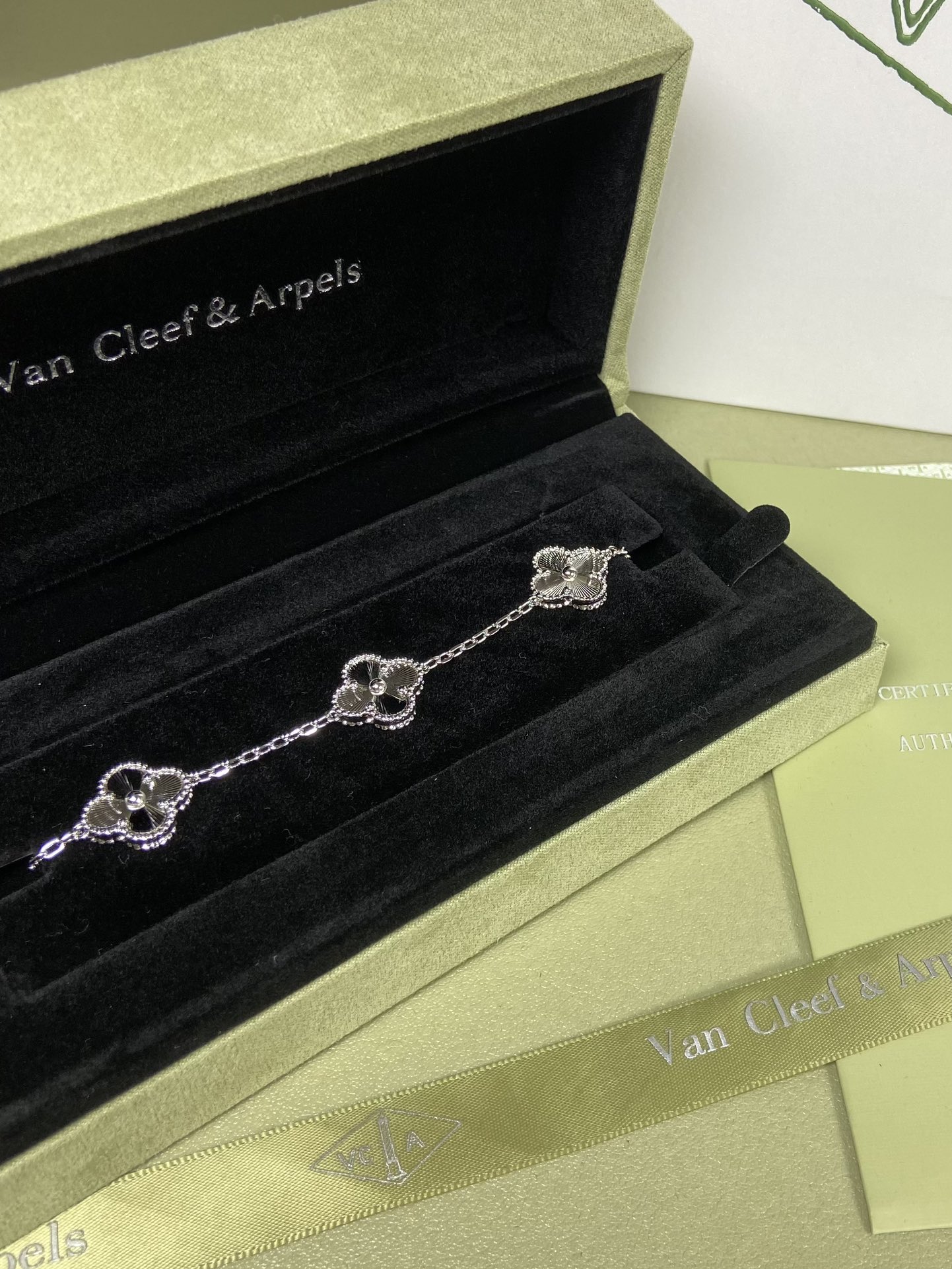 Van Cleef & Arpels laser bracelet