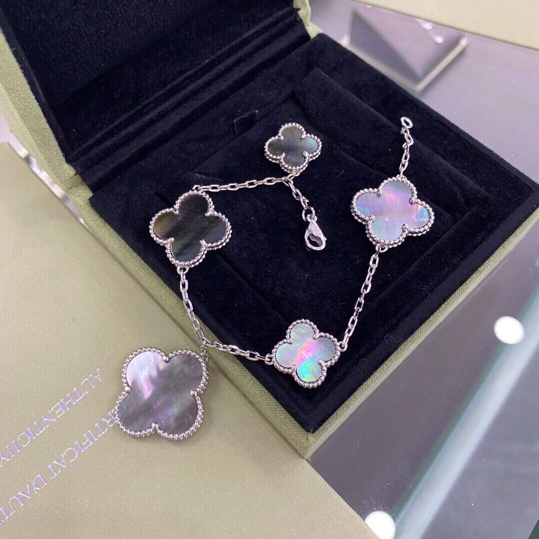 Van Cleef & Arpels four-leaf clover bracelet with irregular pattern