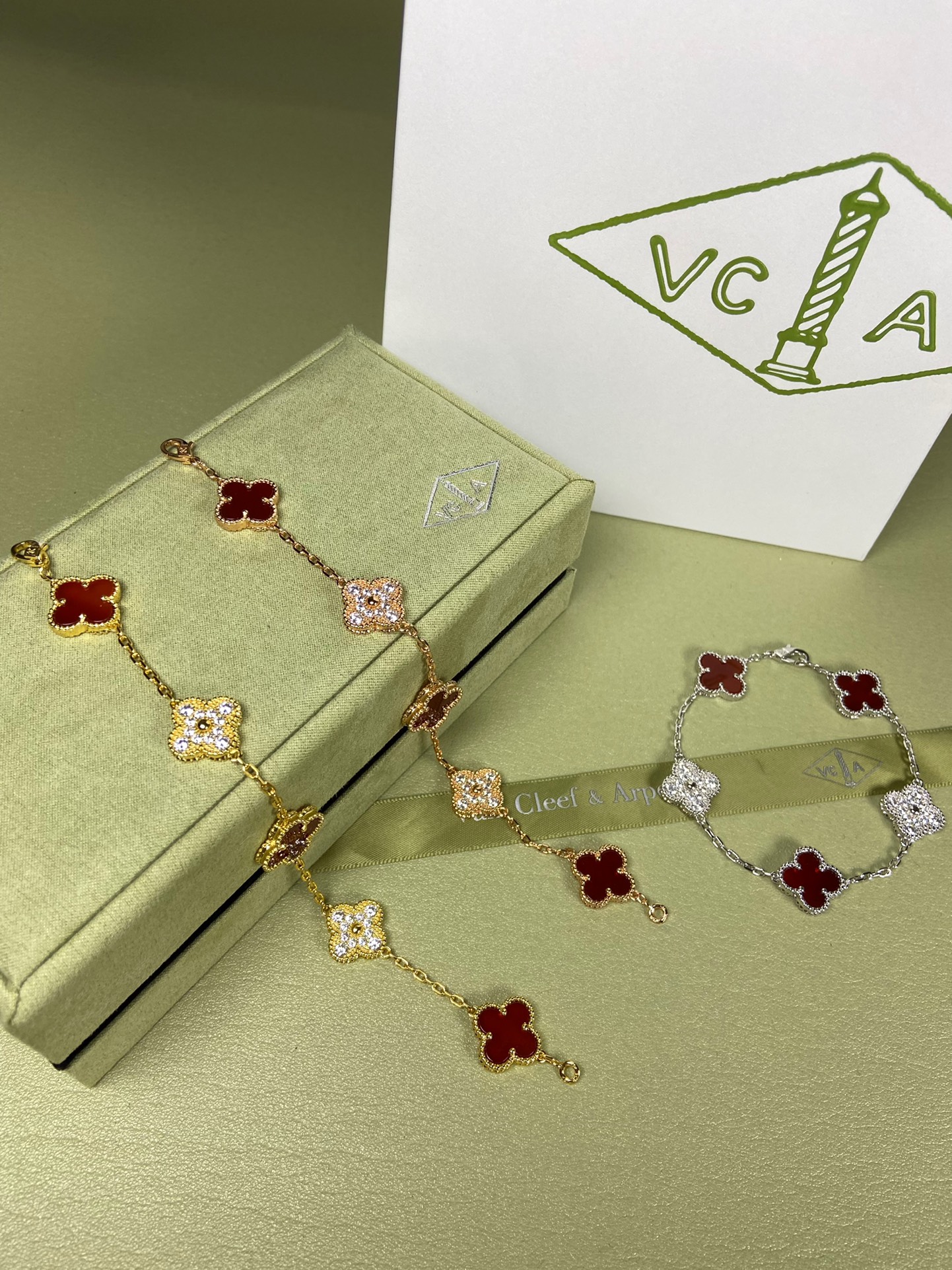 Van Cleef & Arpels carnelian four-leaf clover bracelet