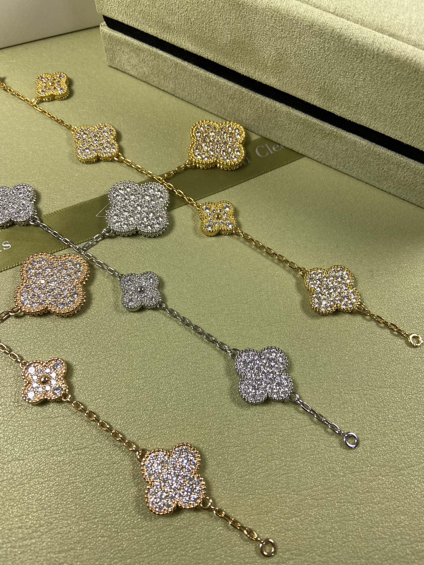 Van Cleef & Arpels four-leaf clover bracelet with irregular pattern