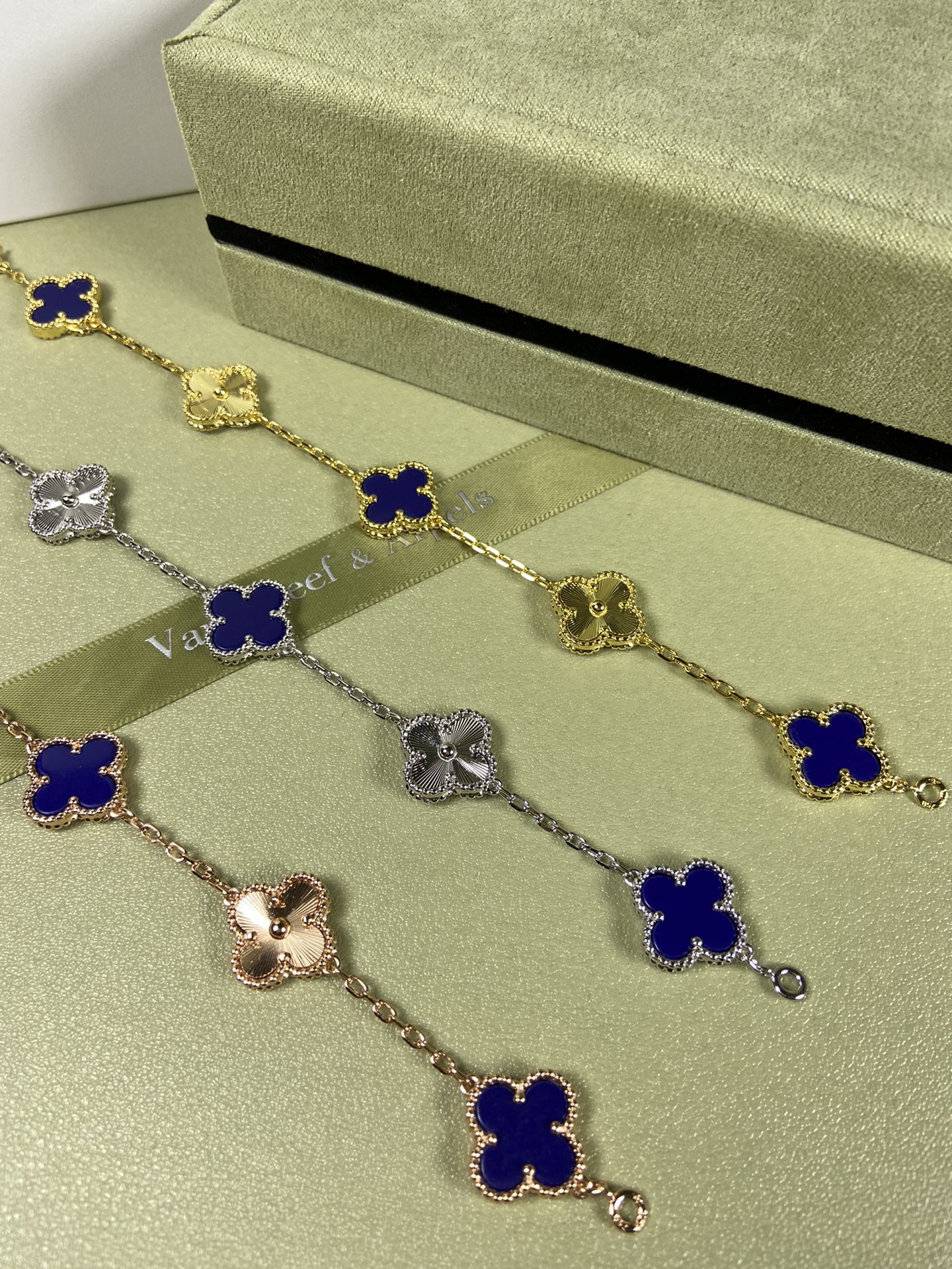Van Cleef & Arpels lapis lazuli clover bracelet