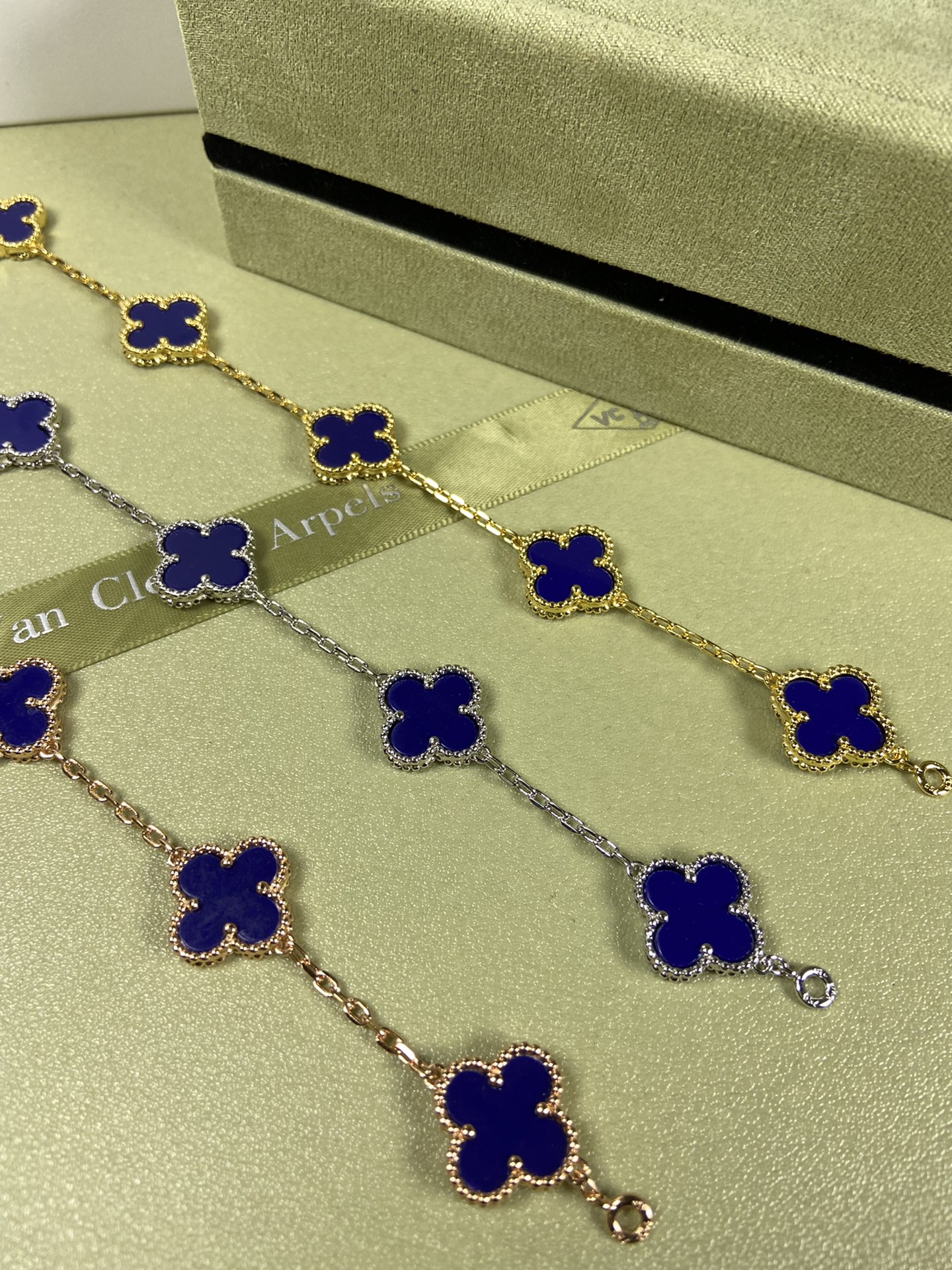 Van Cleef & Arpels lapis lazuli clover bracelet