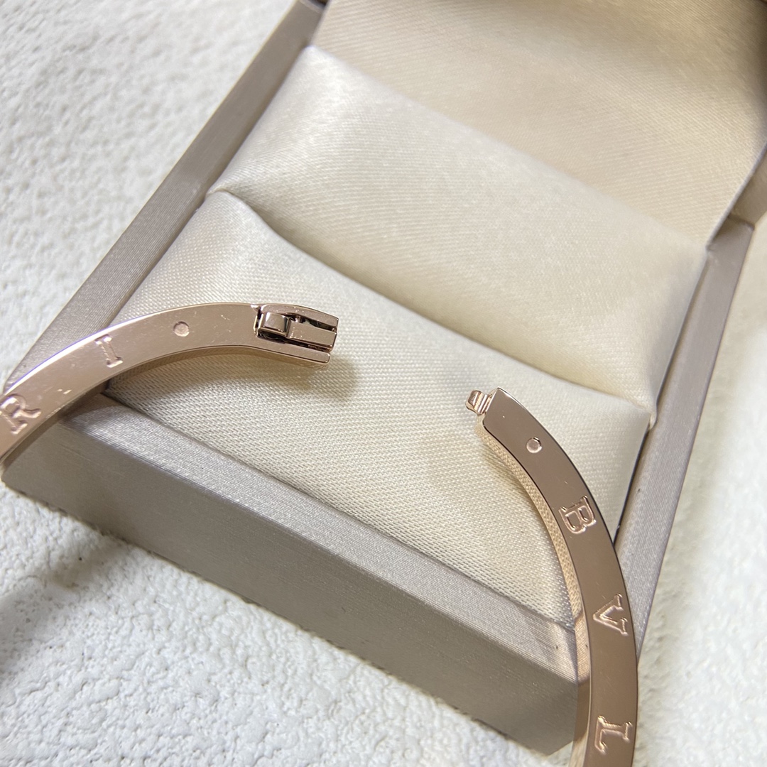 Bulgari Bracelet Smooth Letter Bracelet