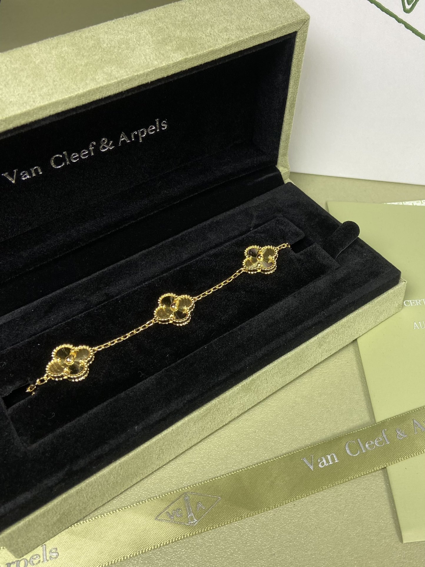 Van Cleef & Arpels laser bracelet