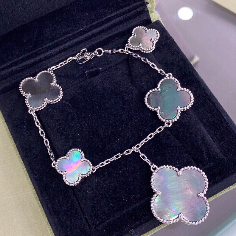 Van Cleef & Arpels four-leaf clover bracelet with irregular pattern