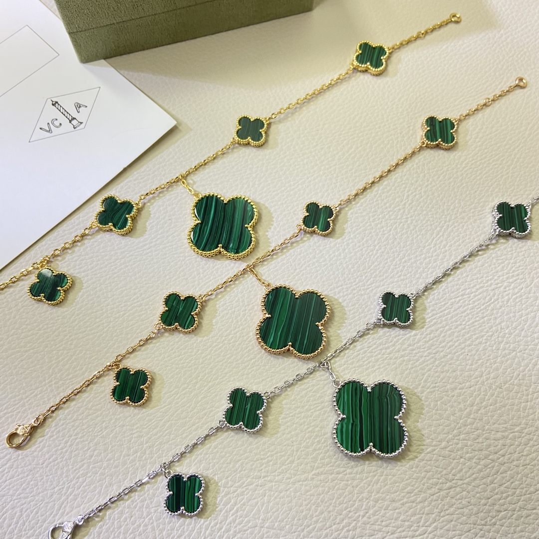 Van Cleef & Arpels four-leaf clover bracelet with irregular pattern