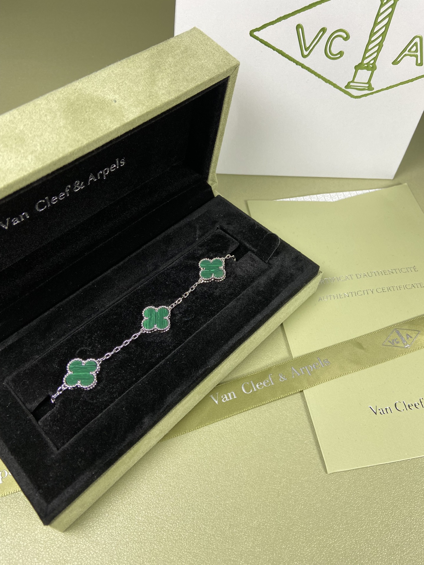 Van Cleef & Arpels malachite four-leaf clover bracelet