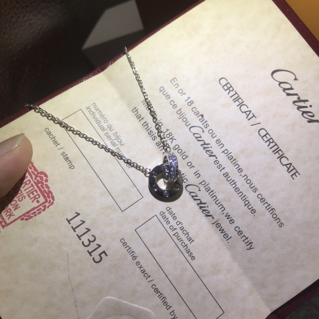 Cartier necklace A classic necklace full of stars and double rings