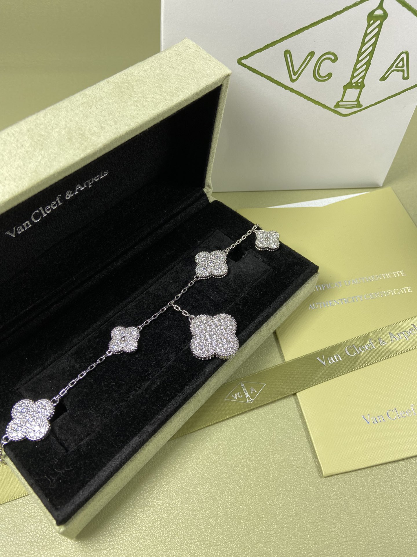 Van Cleef & Arpels four-leaf clover bracelet with irregular pattern