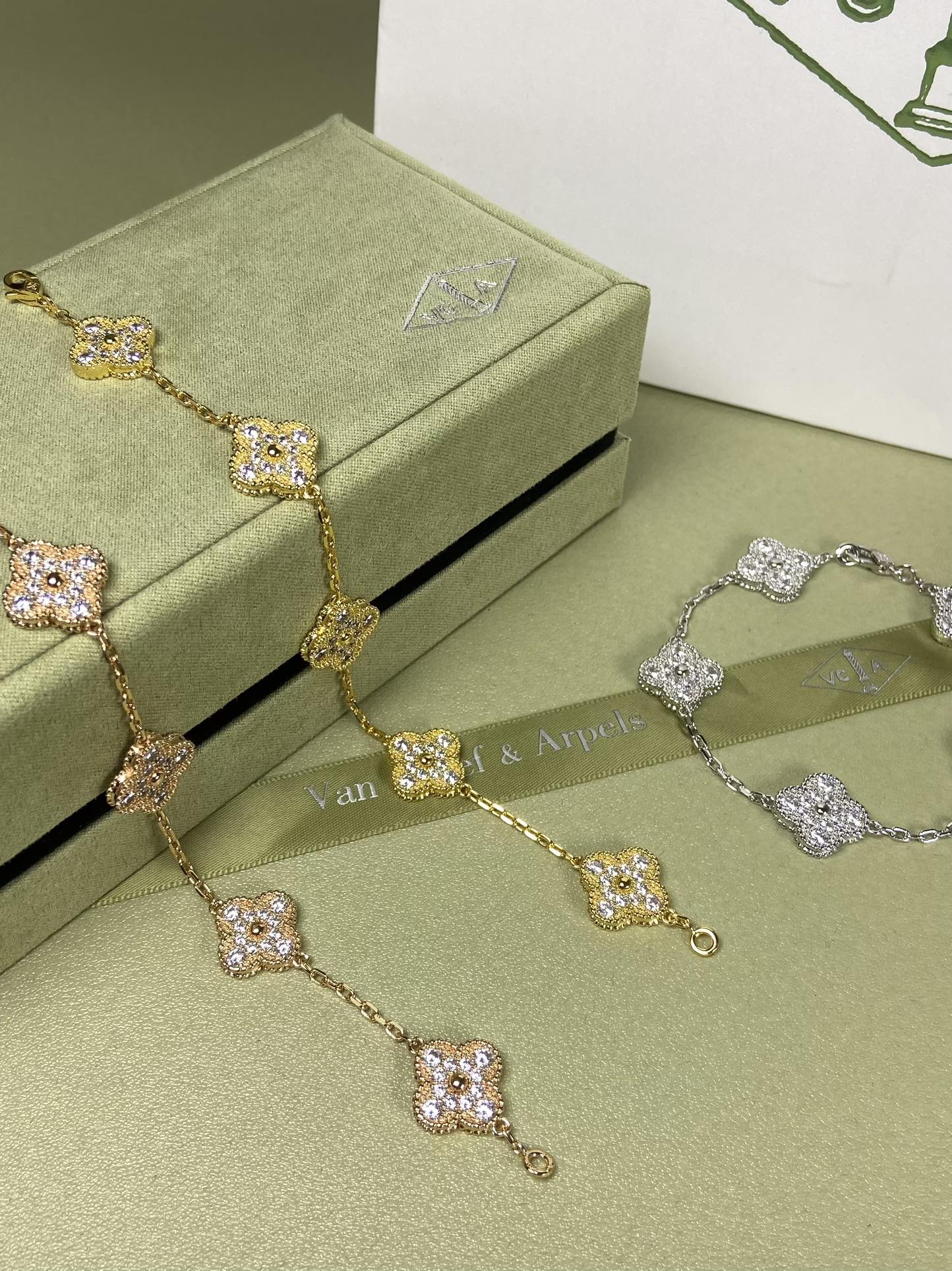 Van Cleef & Arpels  Diamond four-leaf clover bracelet