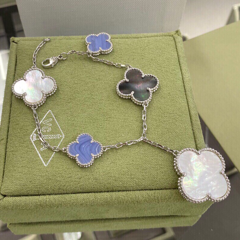 Van Cleef & Arpels four-leaf clover bracelet with irregular pattern