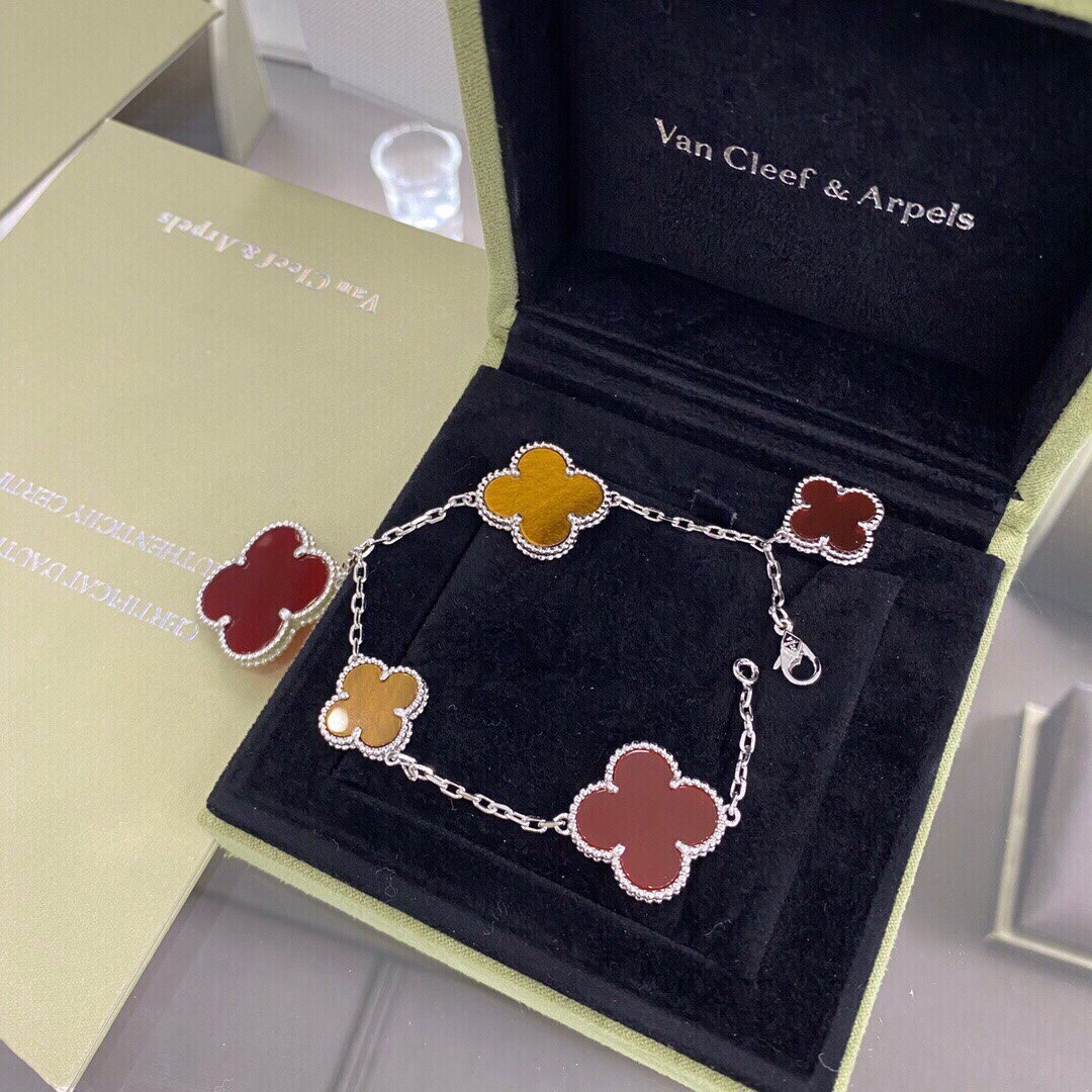 Van Cleef & Arpels four-leaf clover bracelet with irregular pattern