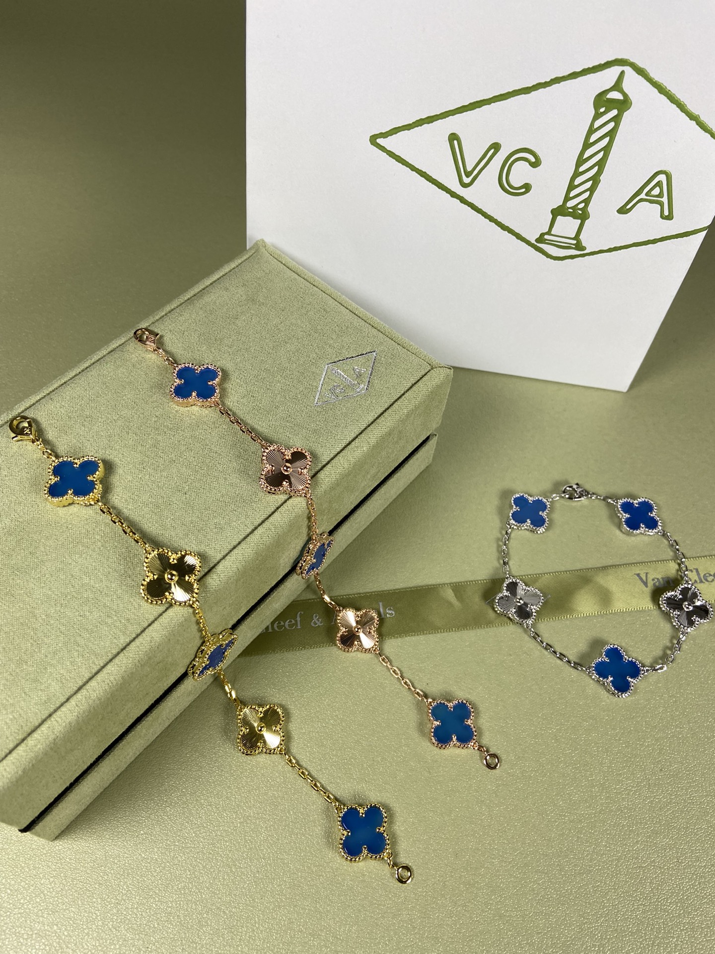 Van Cleef & Arpels blue chalcedony four-leaf clover bracelet