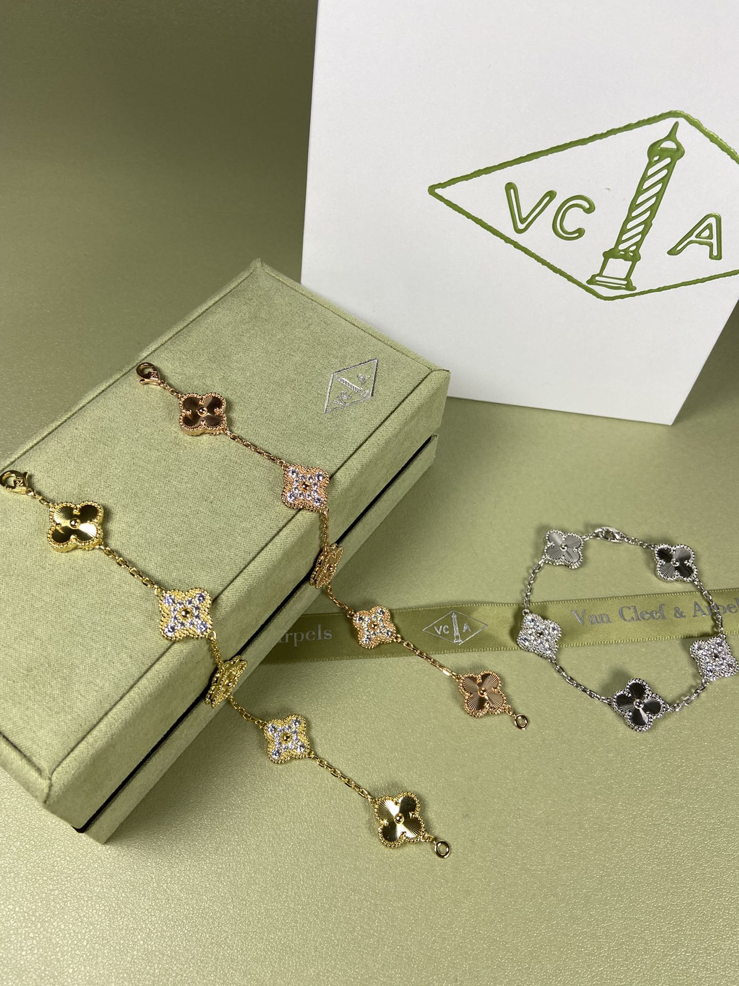 Van Cleef & Arpels  Diamond four-leaf clover bracelet